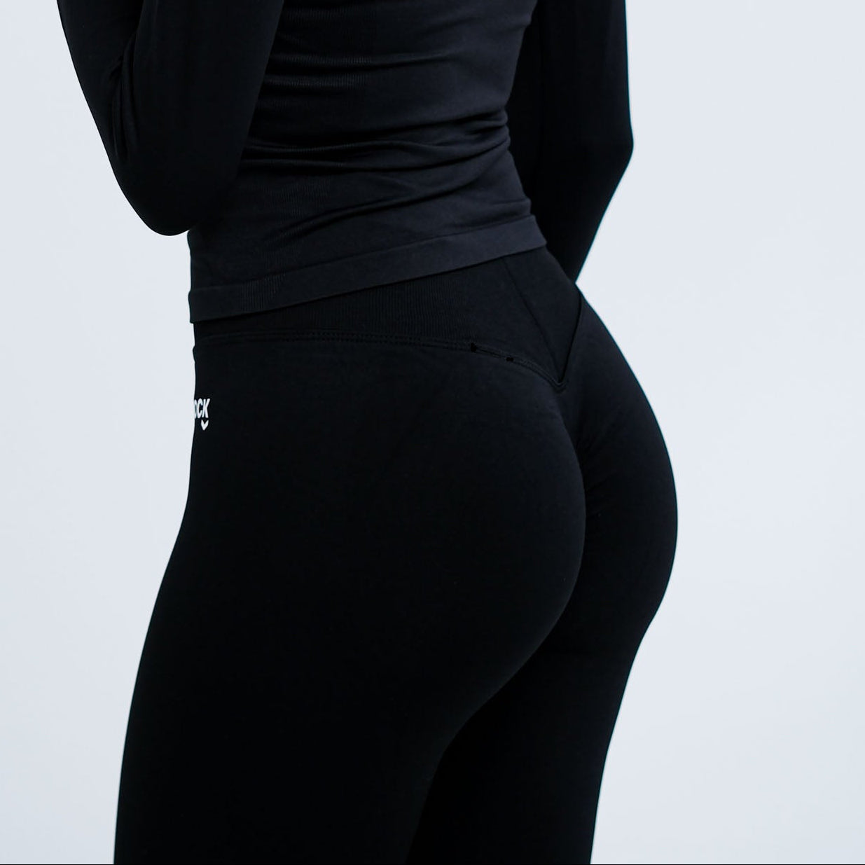 SKIN FIT LEGGINGS | BLACK