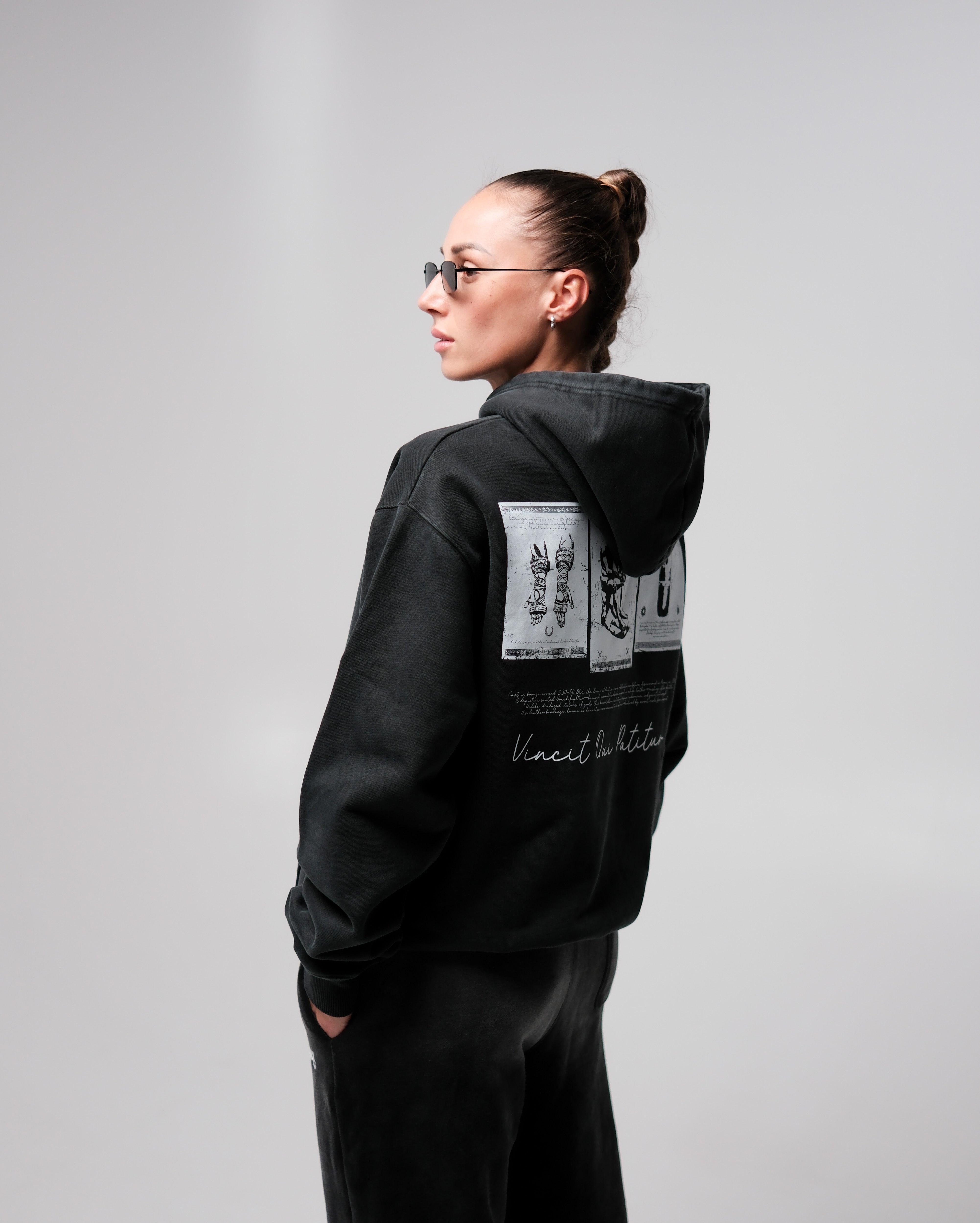 VINCIT QUI PATITUR ULTRA HEAVY HOODIE