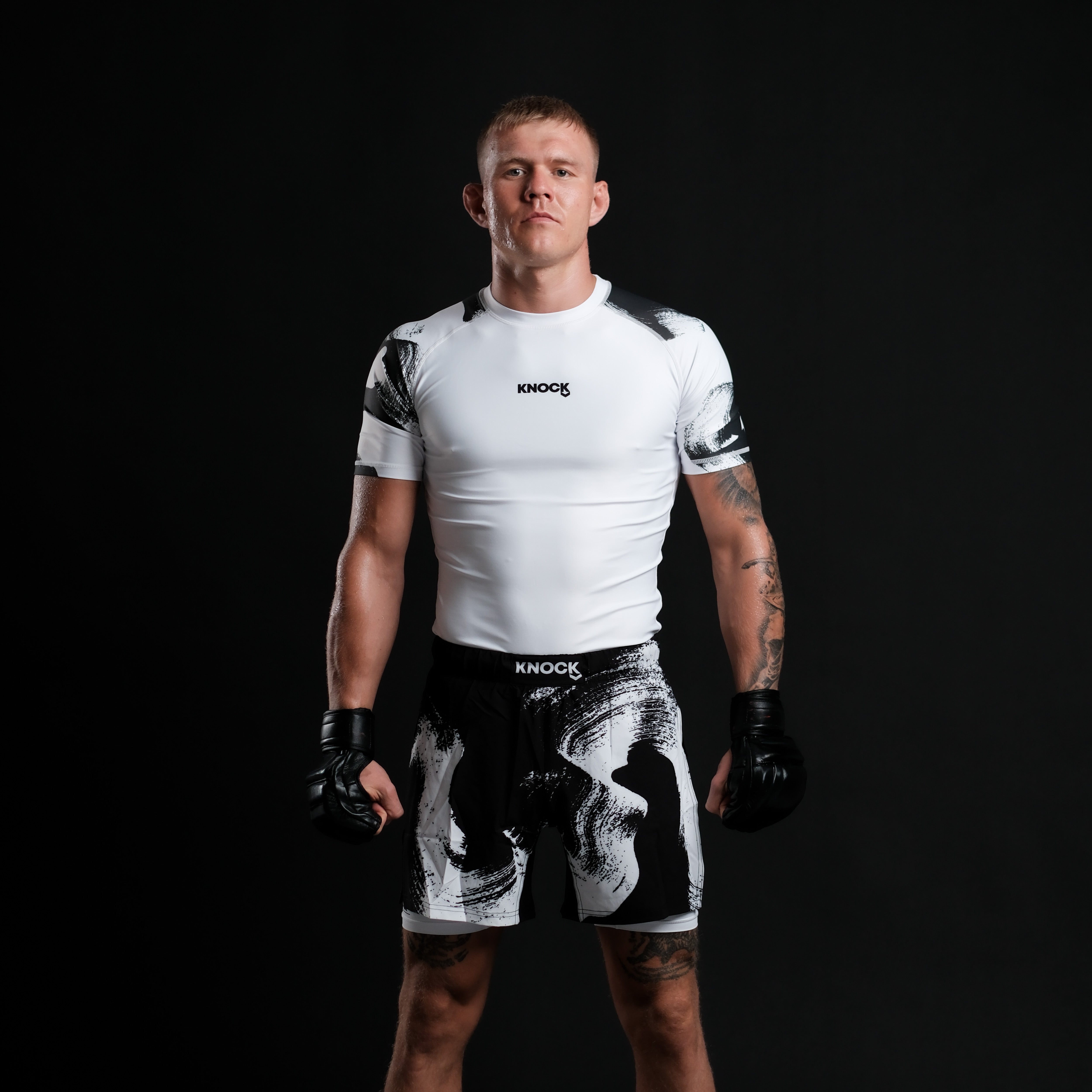 V. T. RASHGUARD WHITE