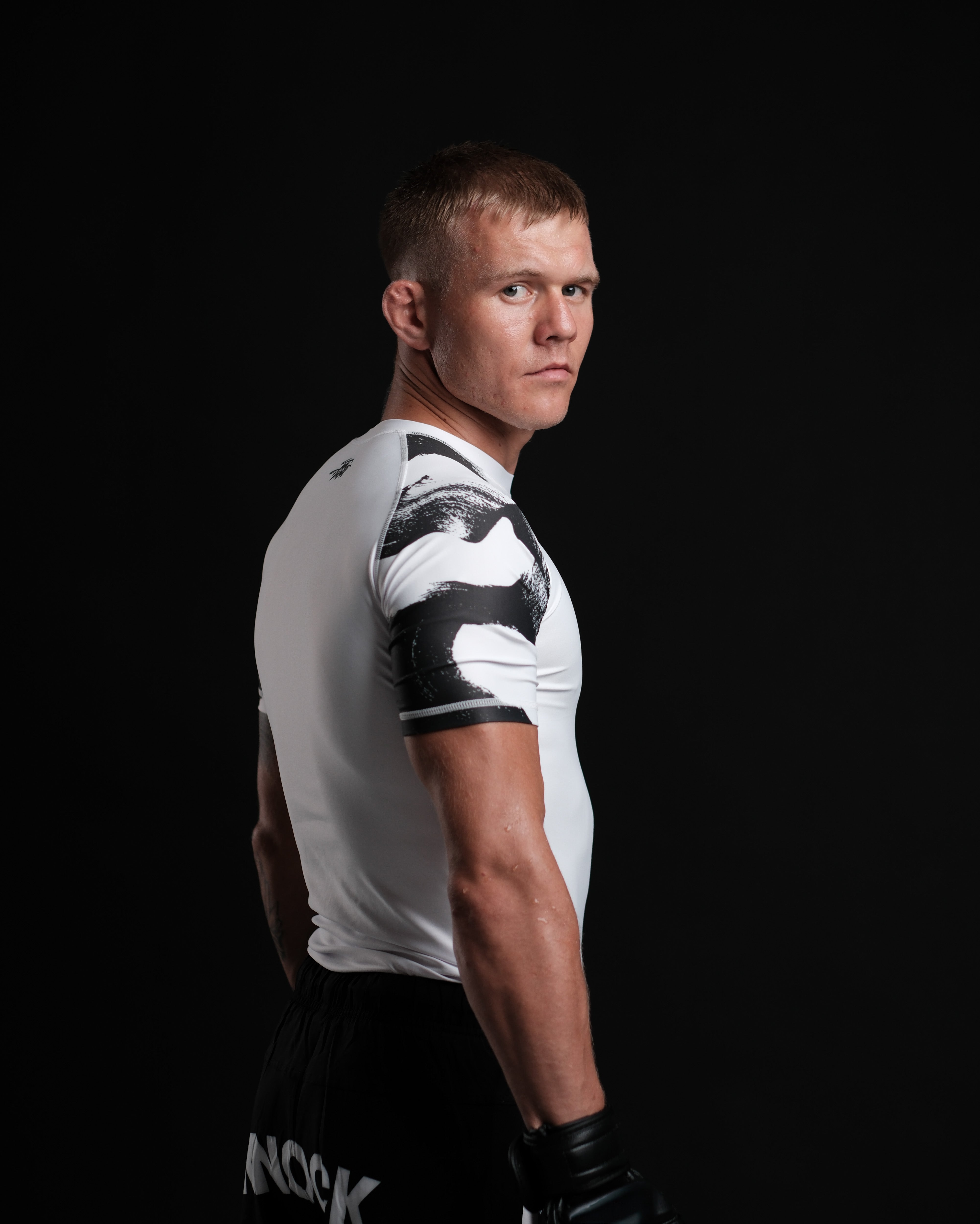 V. T. RASHGUARD WHITE