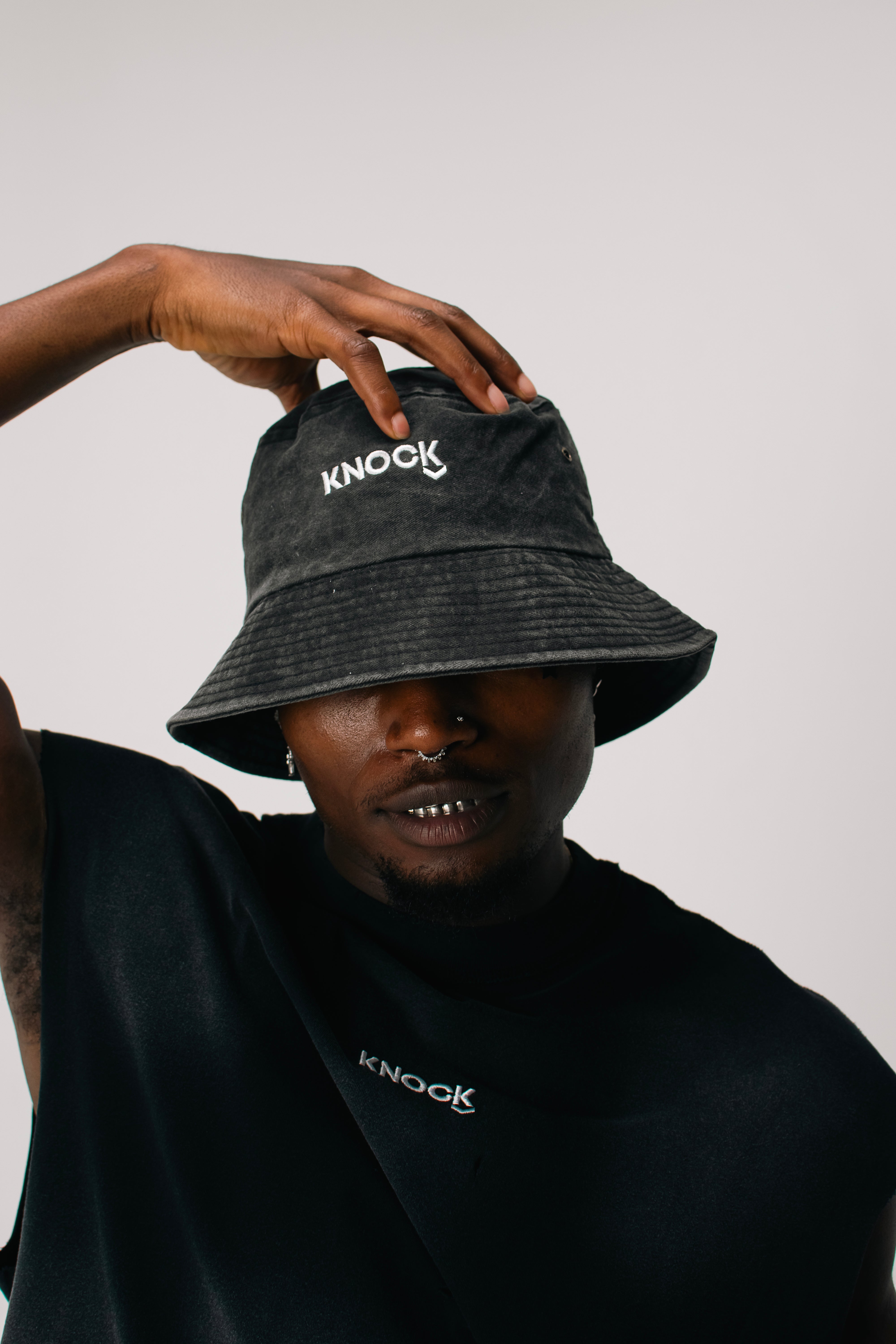 VINTAGE BUCKET HAT