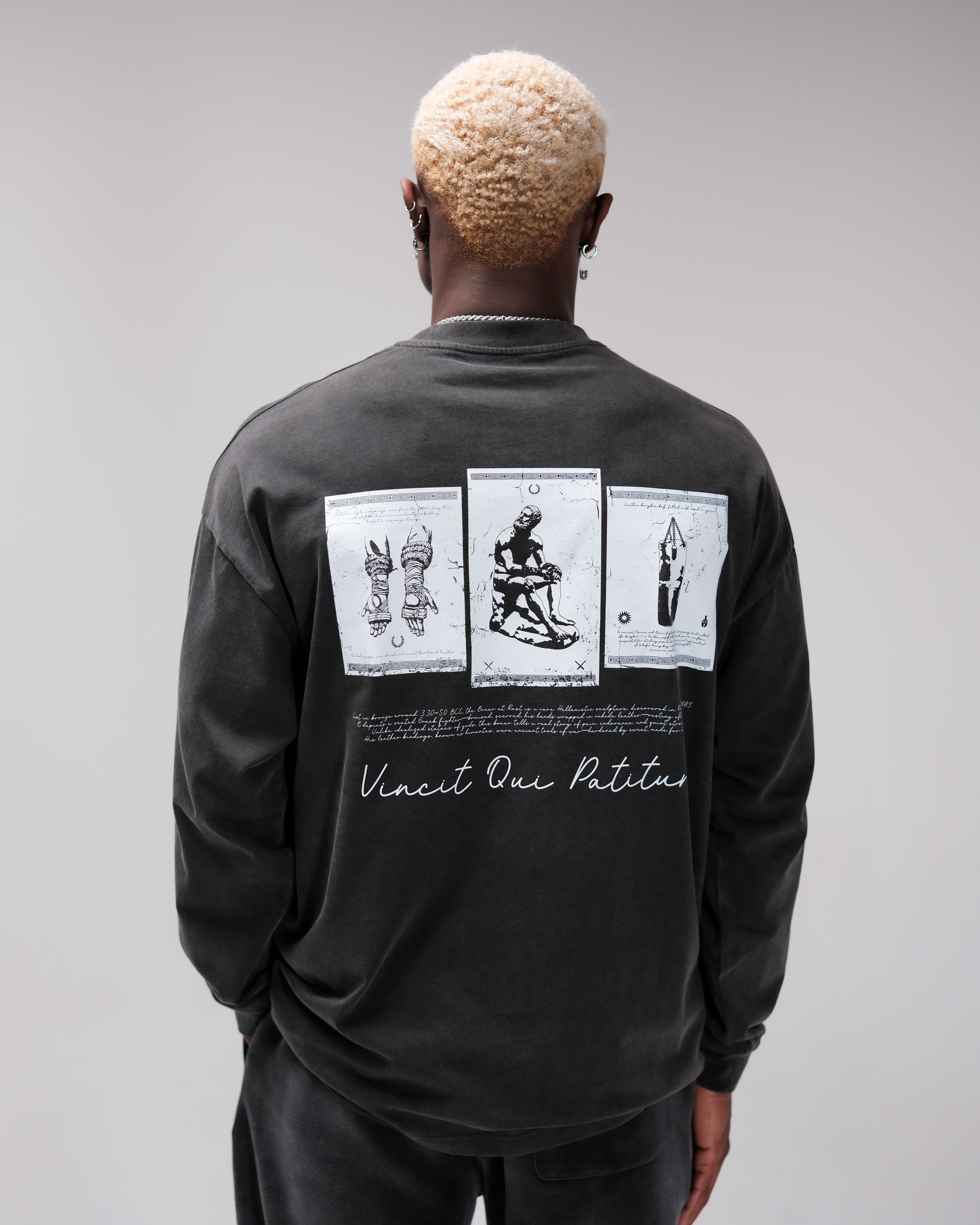 VINCIT QUI PATITUR LONG SLEEVE TEE