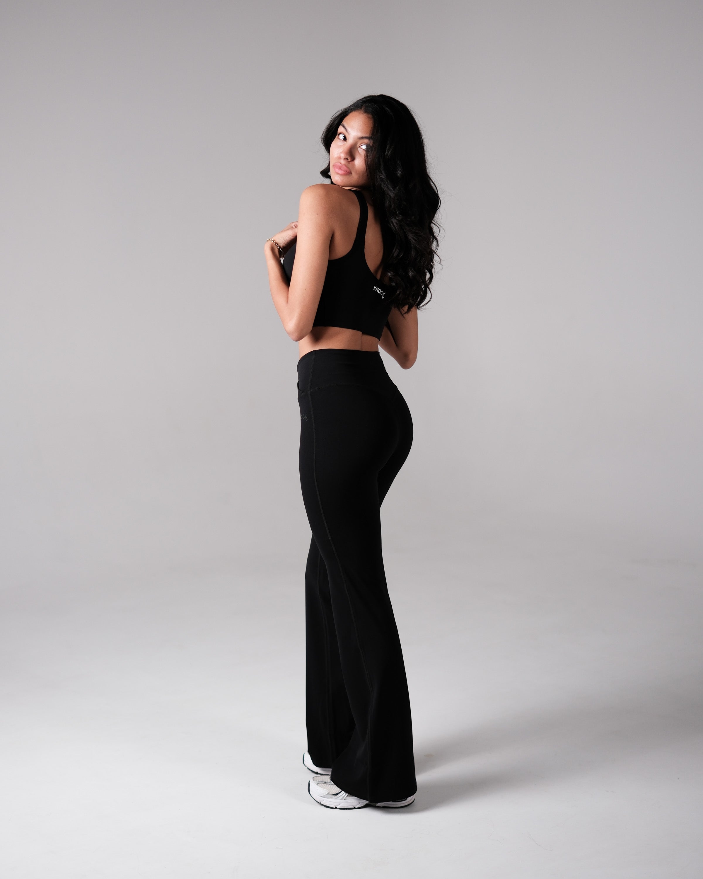 SCULPTING PADDED CROP TOP BROWN