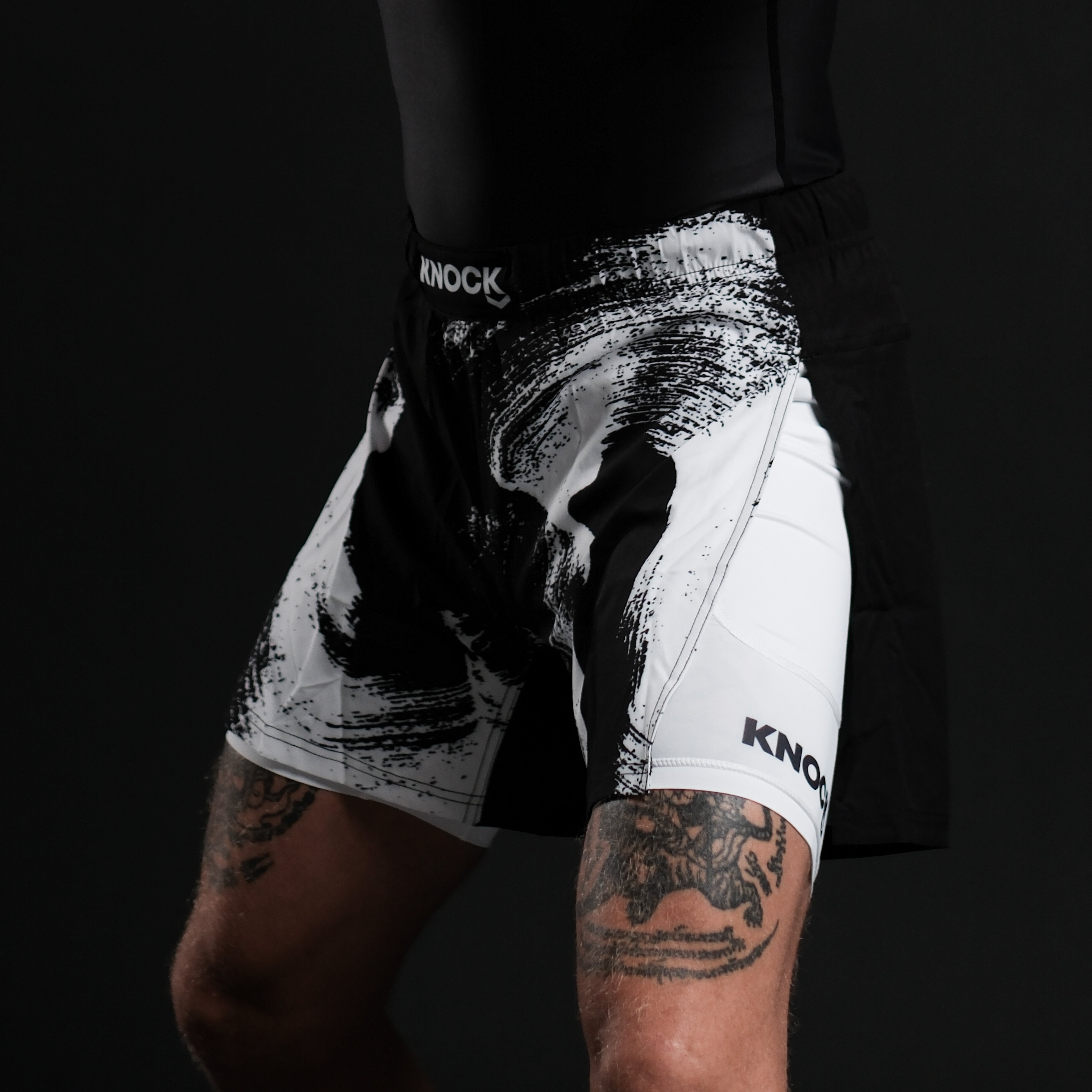 V. T. RASHGUARD BLACK