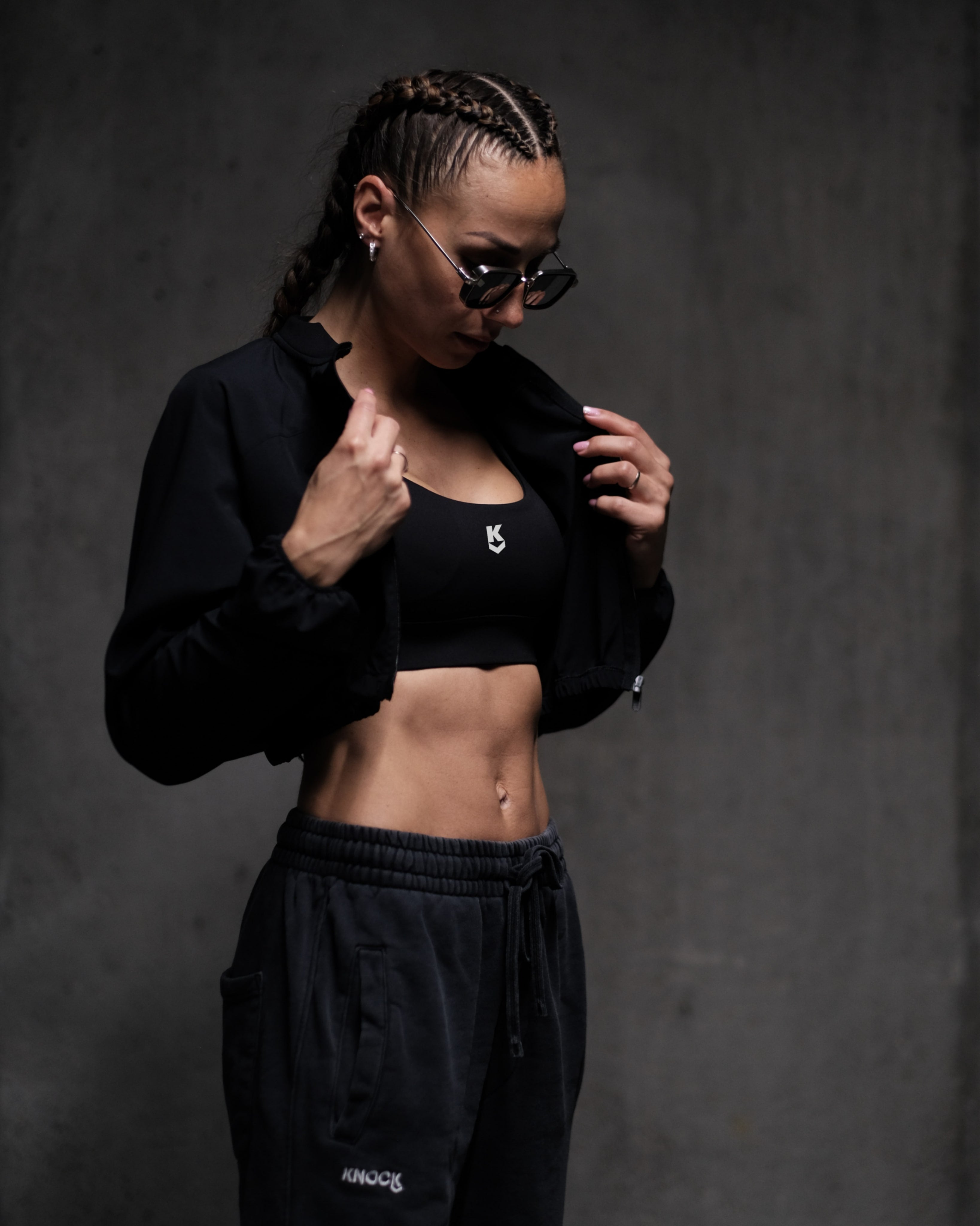 PRE - ORDER: SPORTY ZIP - UP CROP JACKET