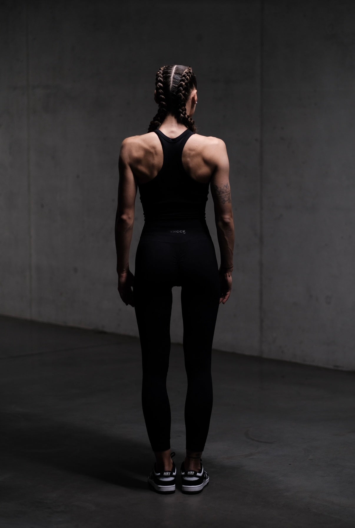 SCULPTED FIT LEGGINGS BLACK
