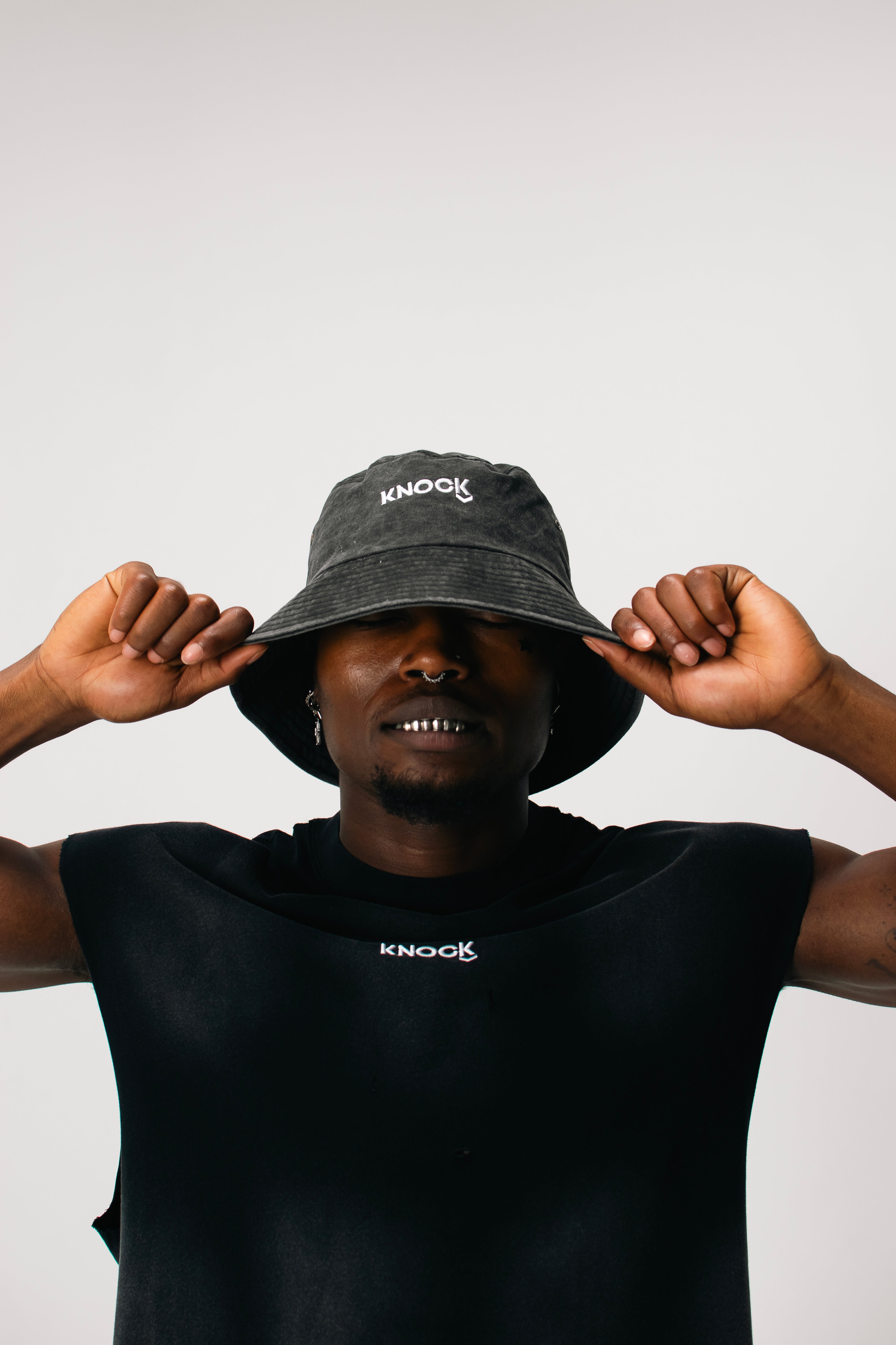 VINTAGE BUCKET HAT