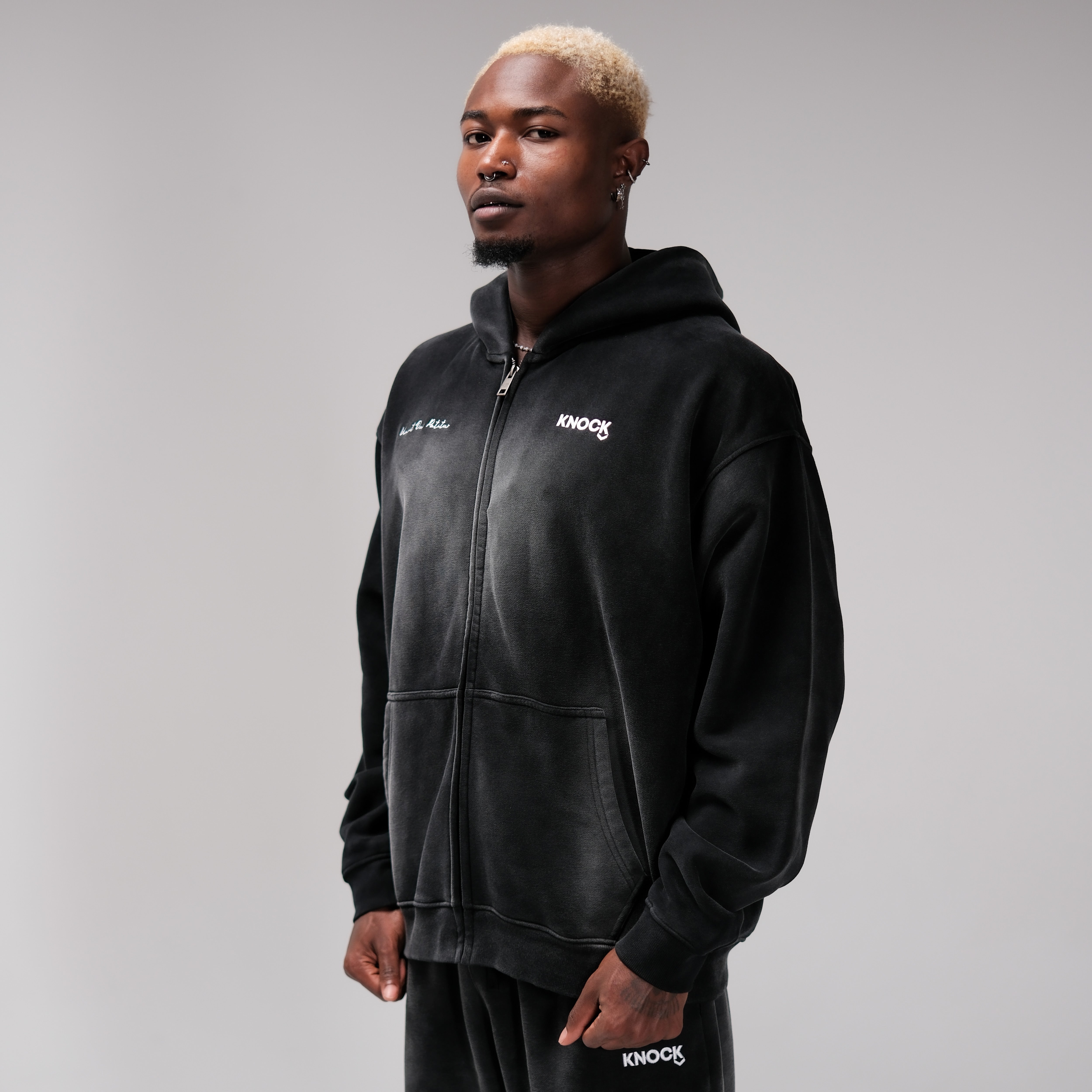 VINCIT QUI PATITUR ZIP HOODIE