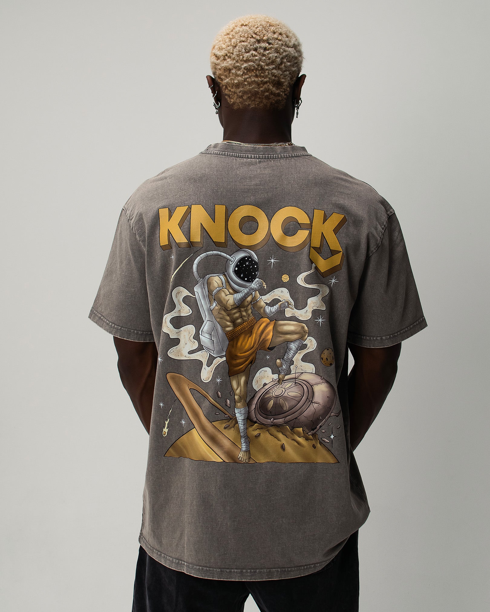 ASTROKNEE 2.0 OVERSIZED TEE ASPHALT