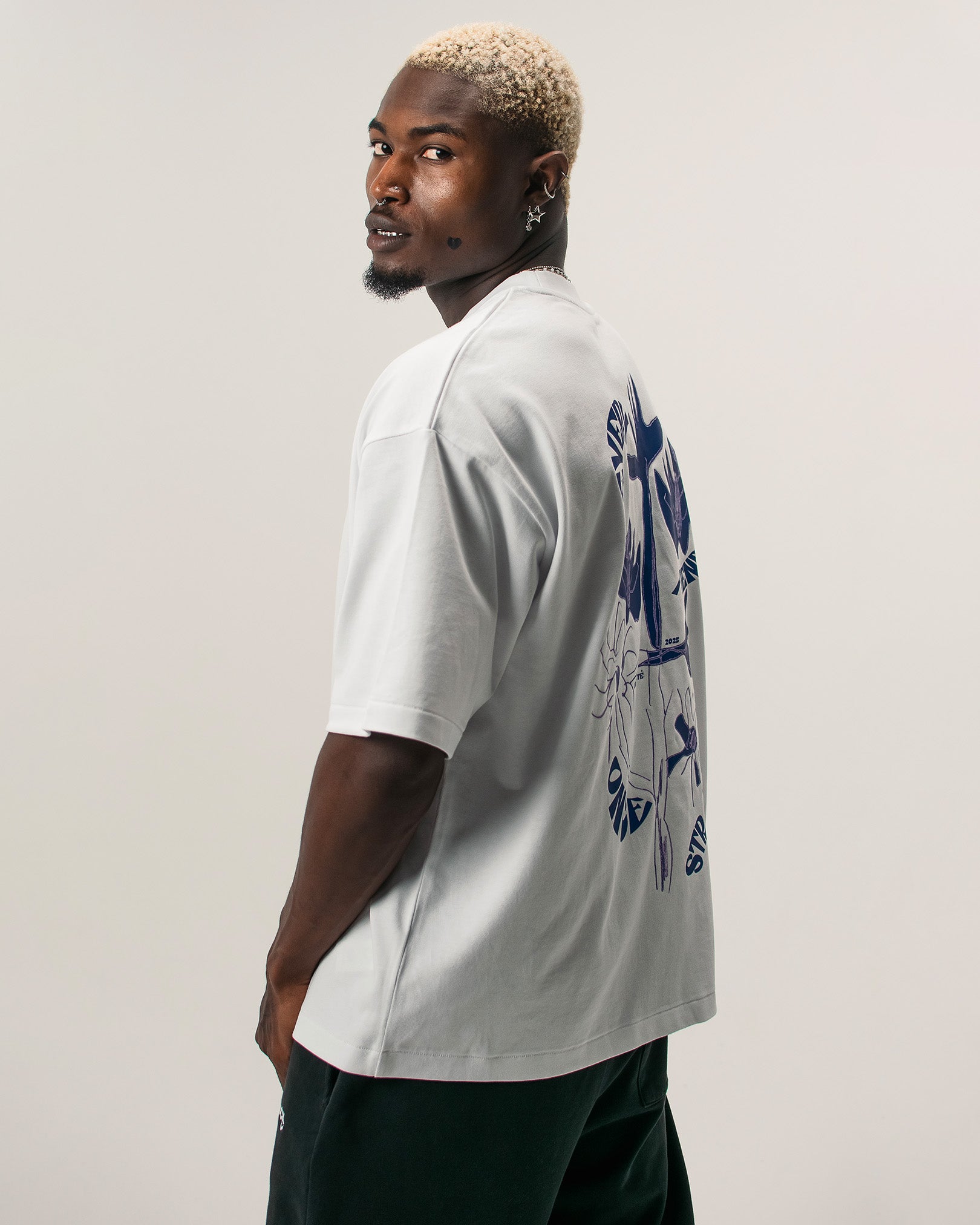 Pre-Order Draugystė X Knock TEE