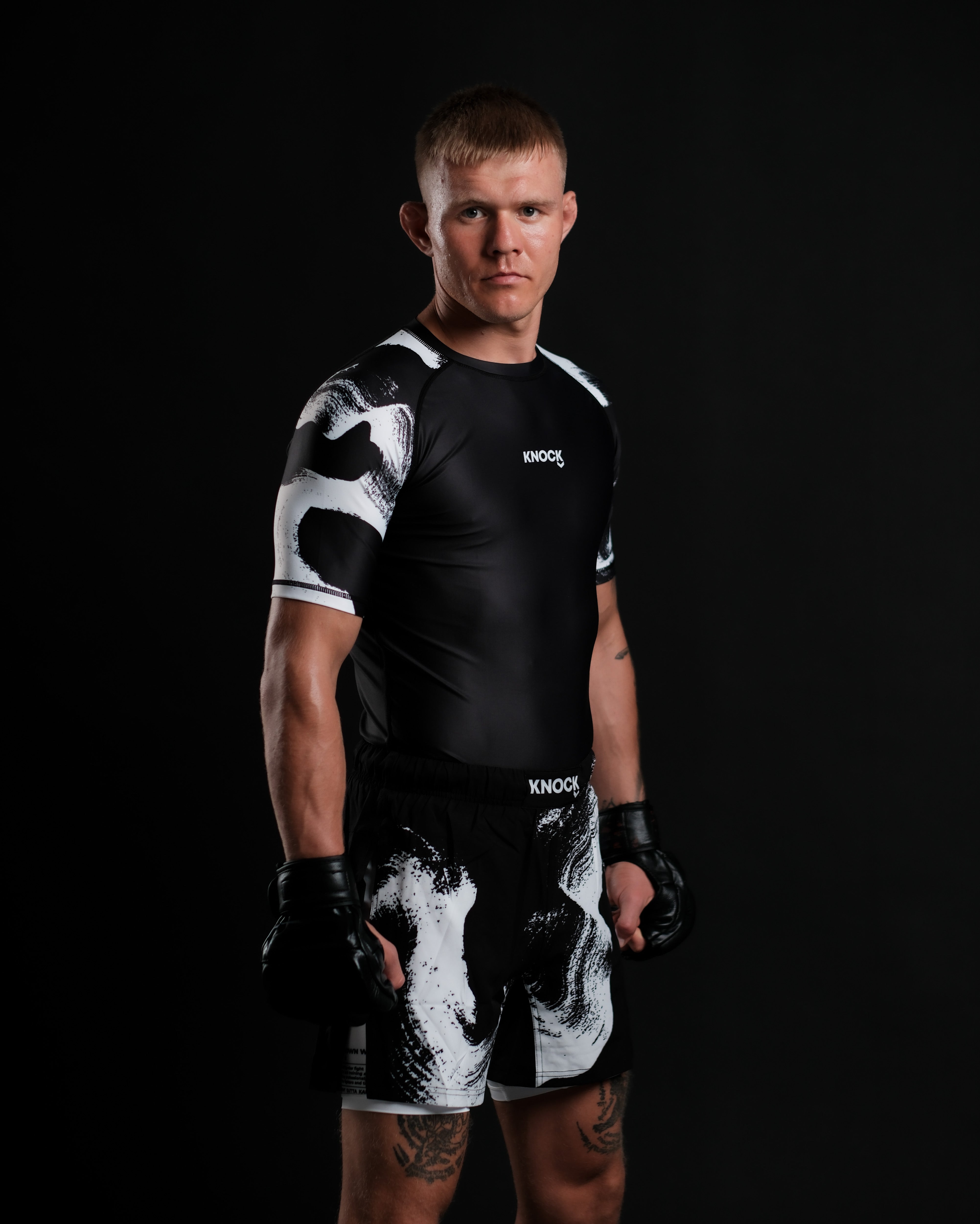 V. T. RASHGUARD BLACK