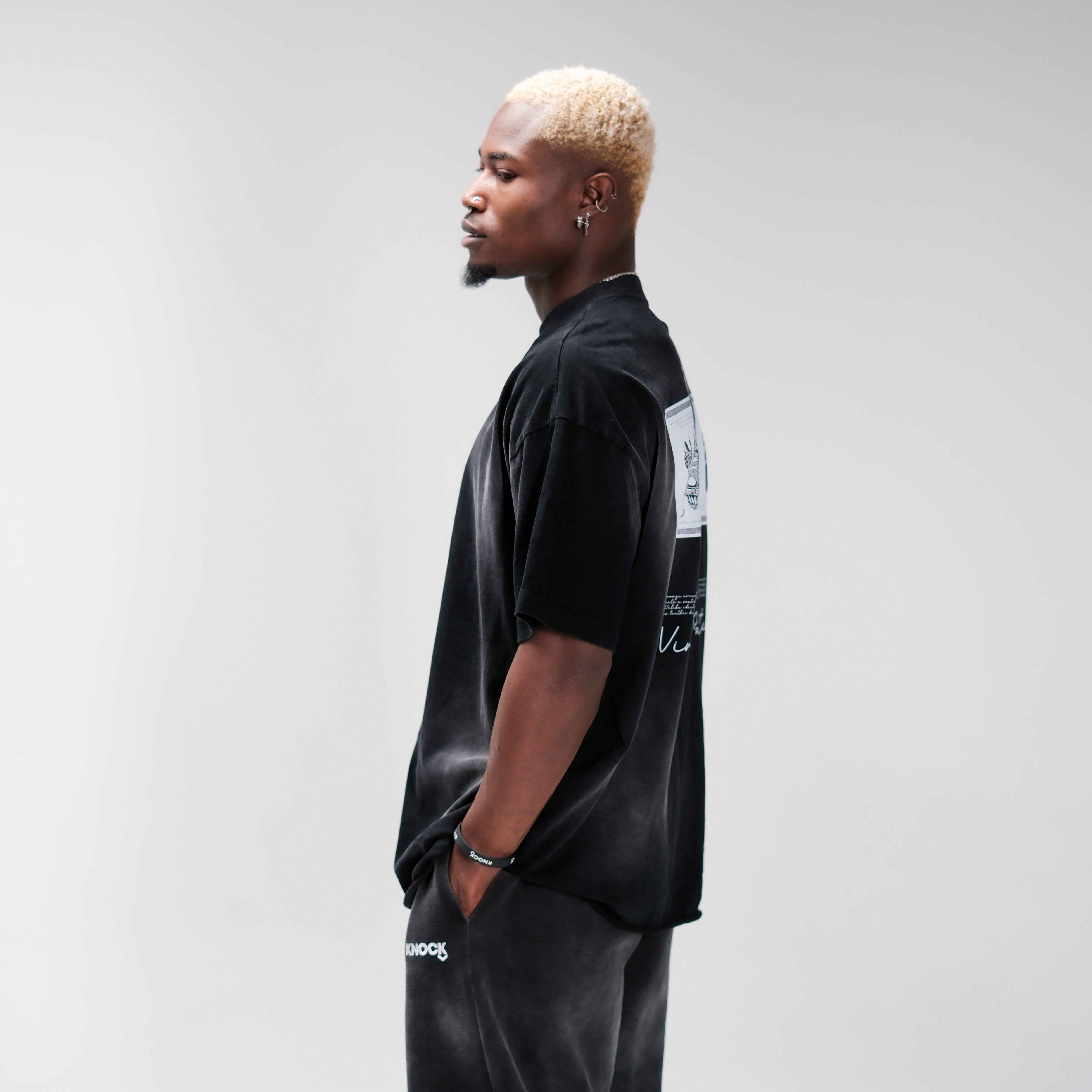 VINCIT QUI PATITUR TEE