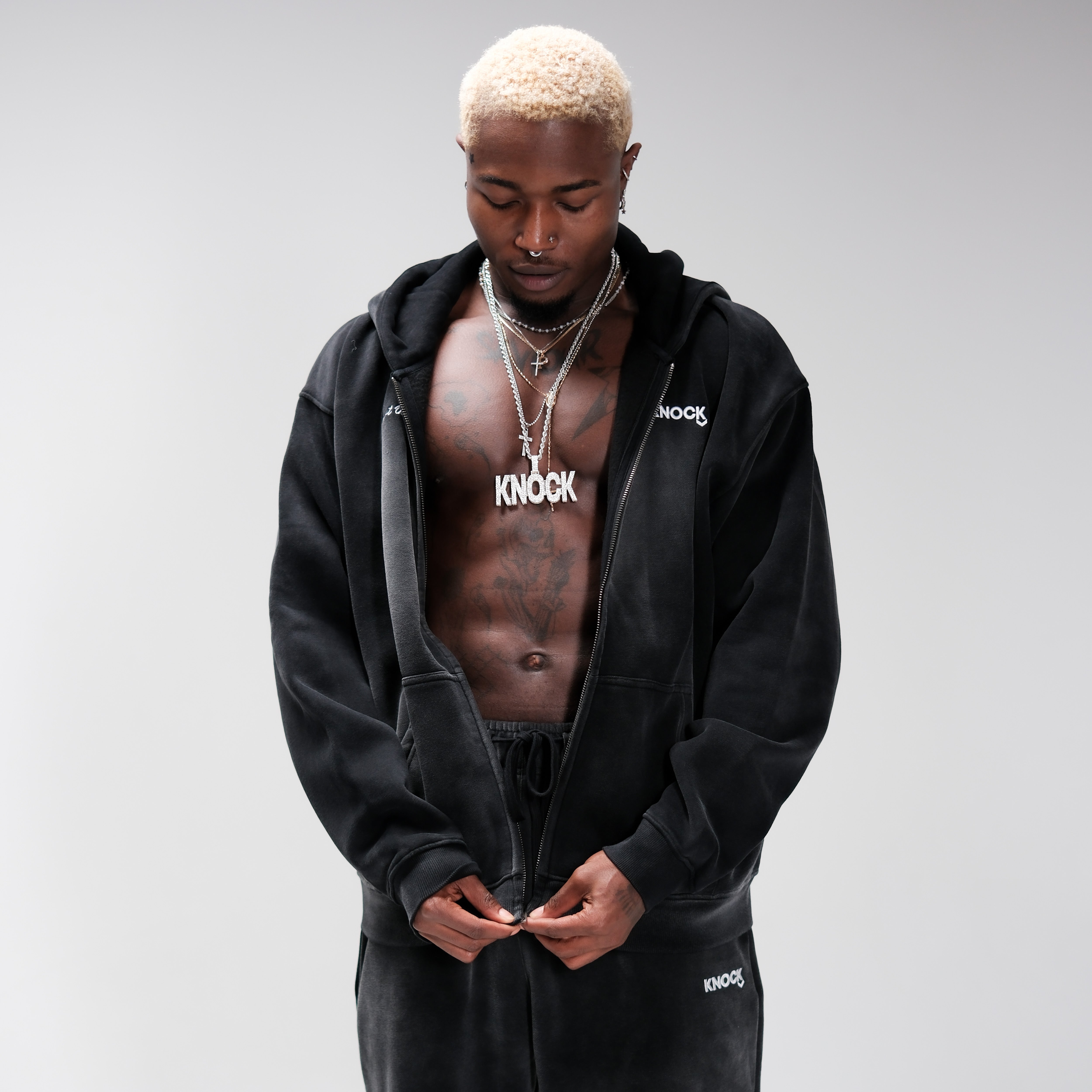 VINCIT QUI PATITUR ZIP HOODIE