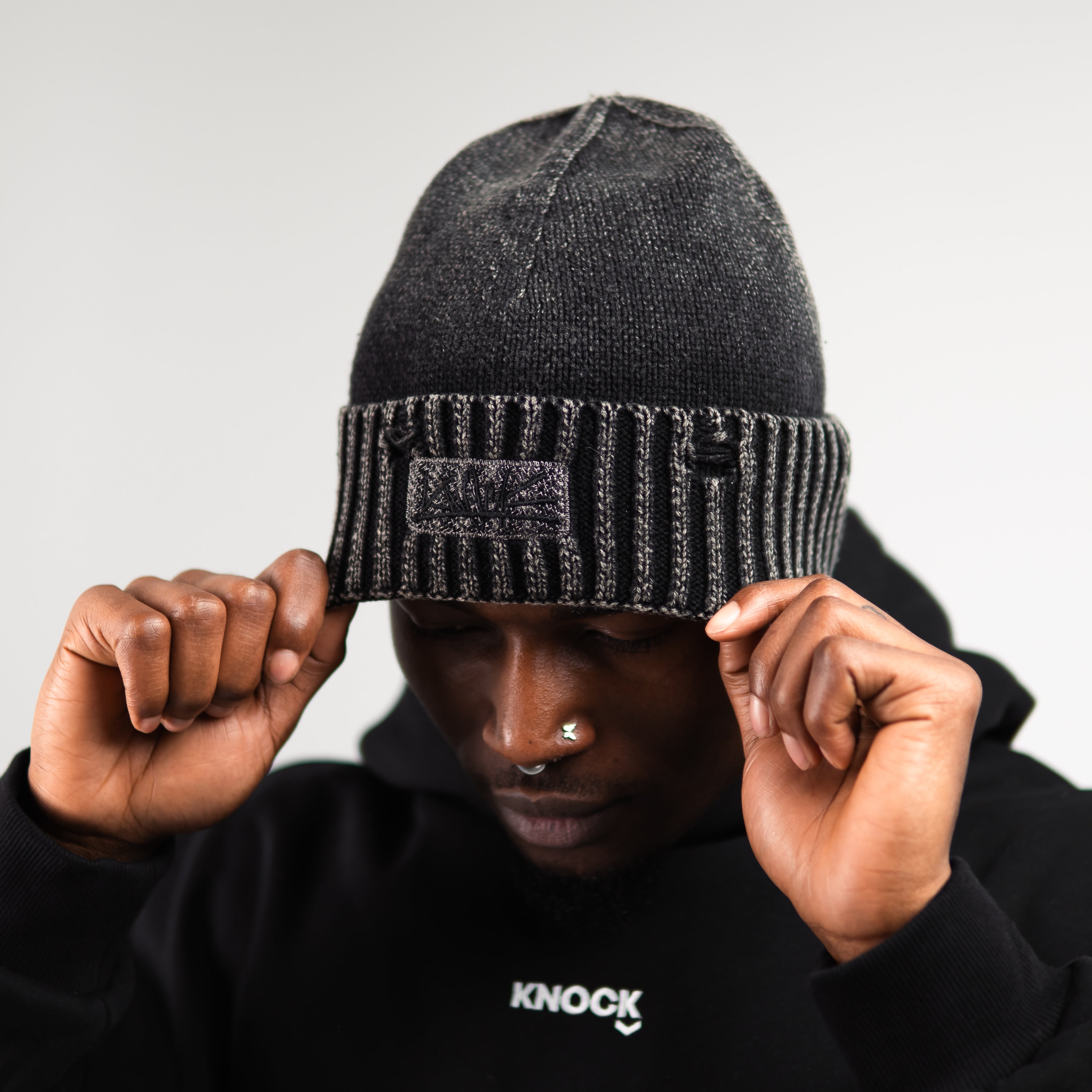DISTRESSED VINTAGE BEANIE