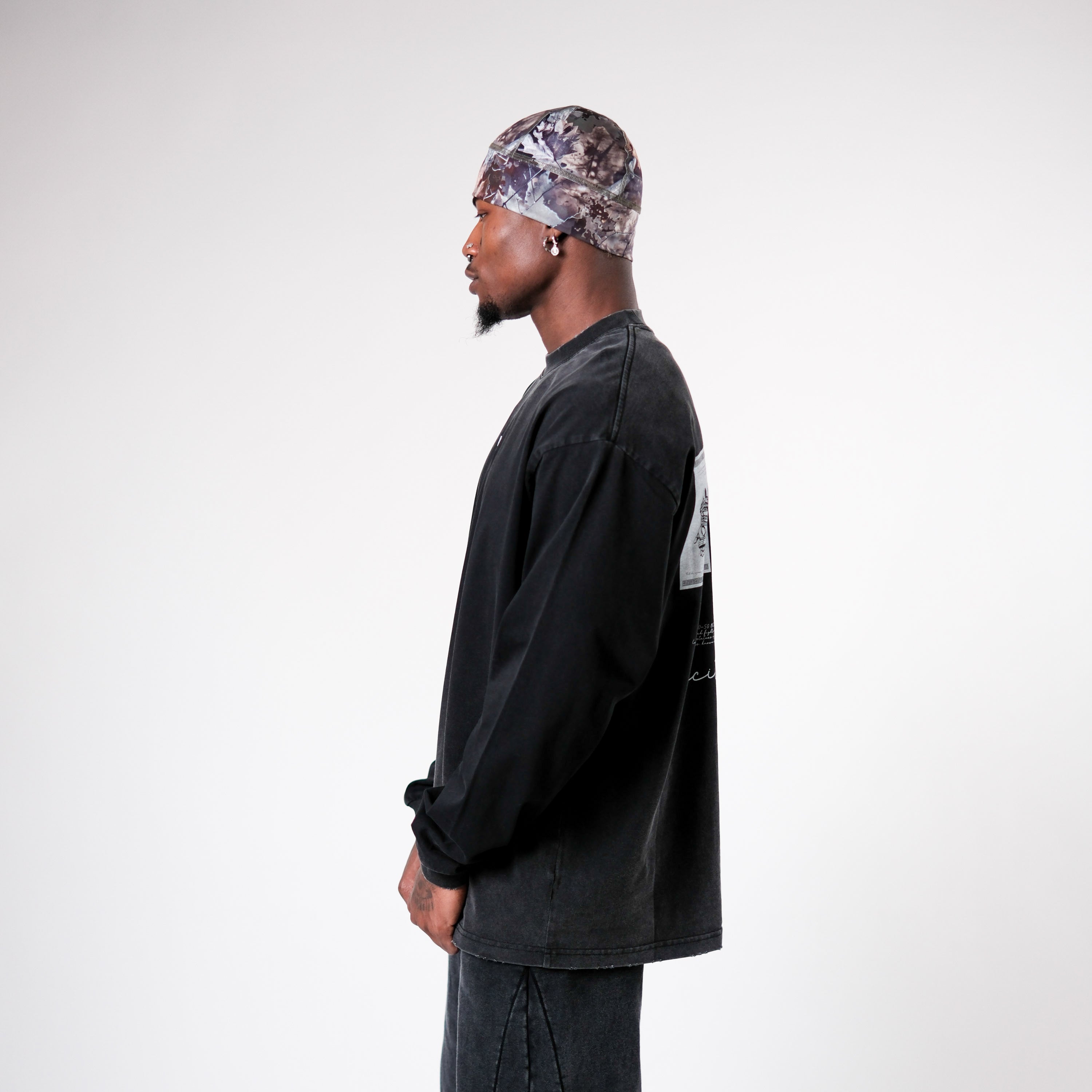 LIMITED VINCIT QUI PATITUR LONG SLEEVE TEE