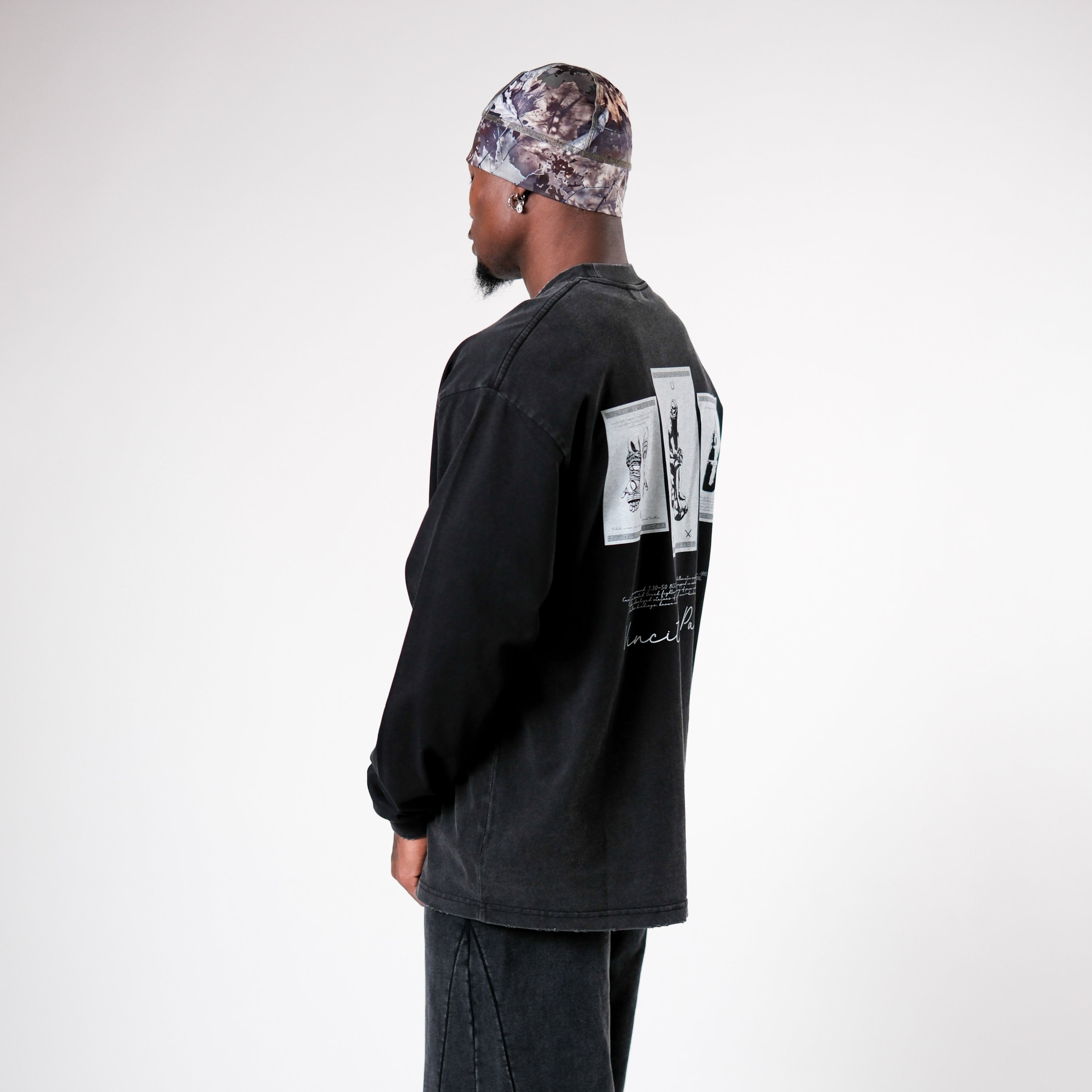 LIMITED VINCIT QUI PATITUR LONG SLEEVE TEE