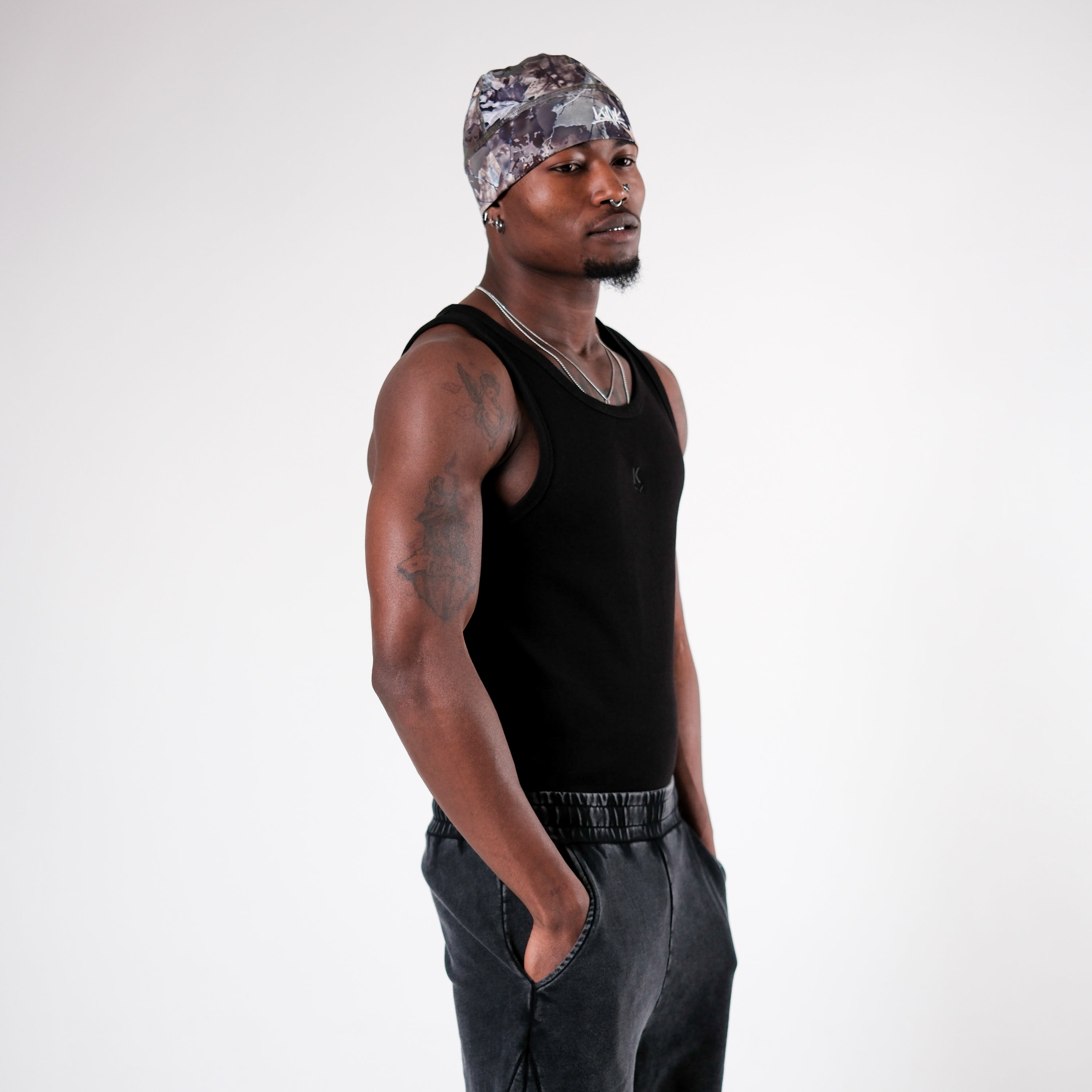 TANK TOP BLACK
