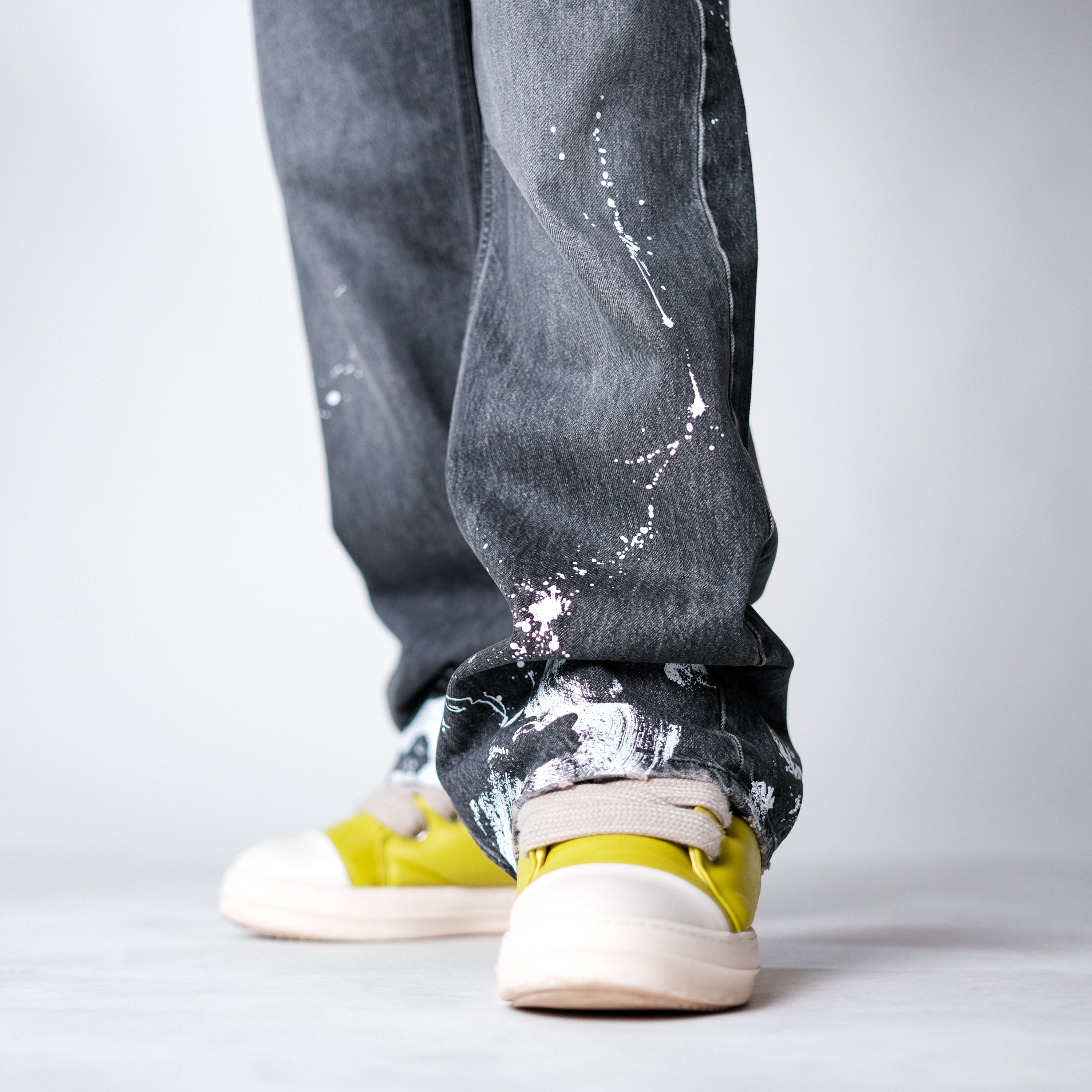 LIMITED BRUSH FADED JEANS