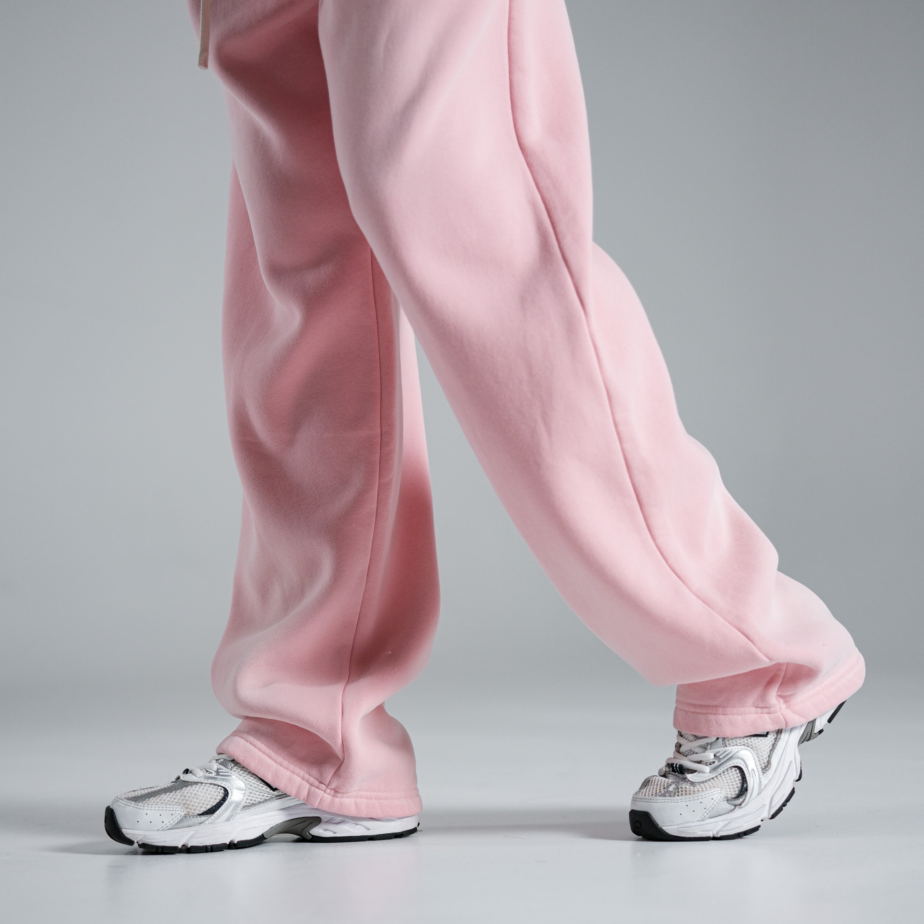 BLUSHBRUSH TIESAUS KIRPIMO JOGGERS TIPO KELNĖS