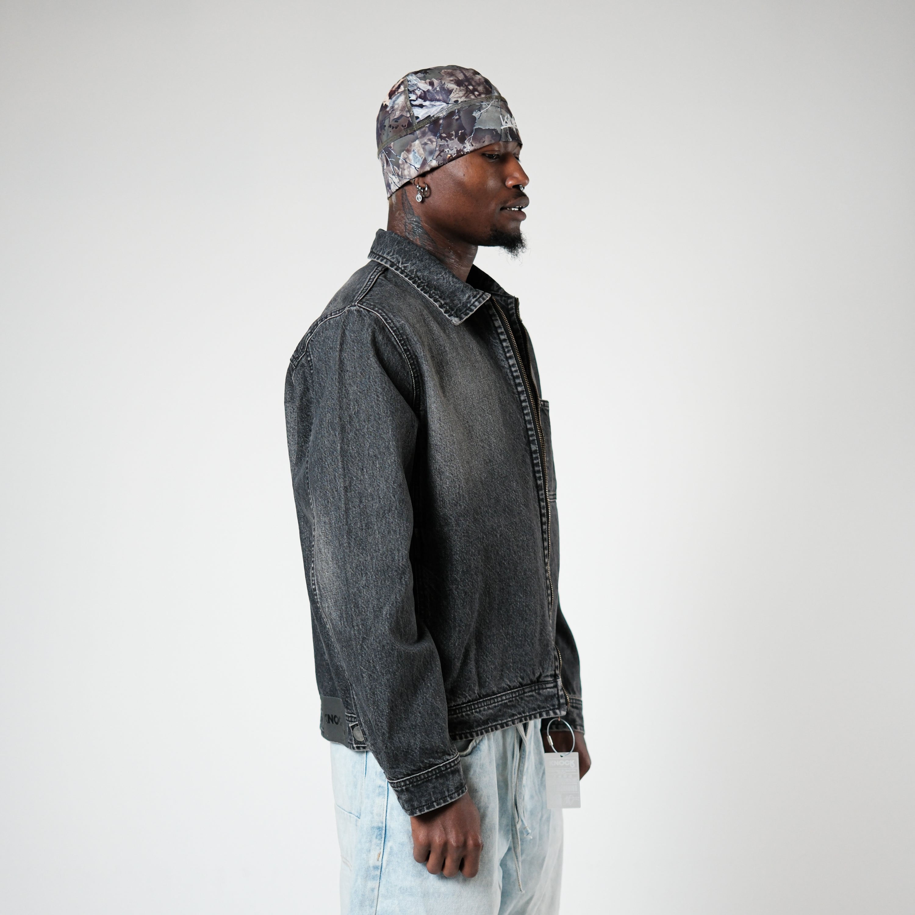 ZIP - UP FADED DENIM JACKET