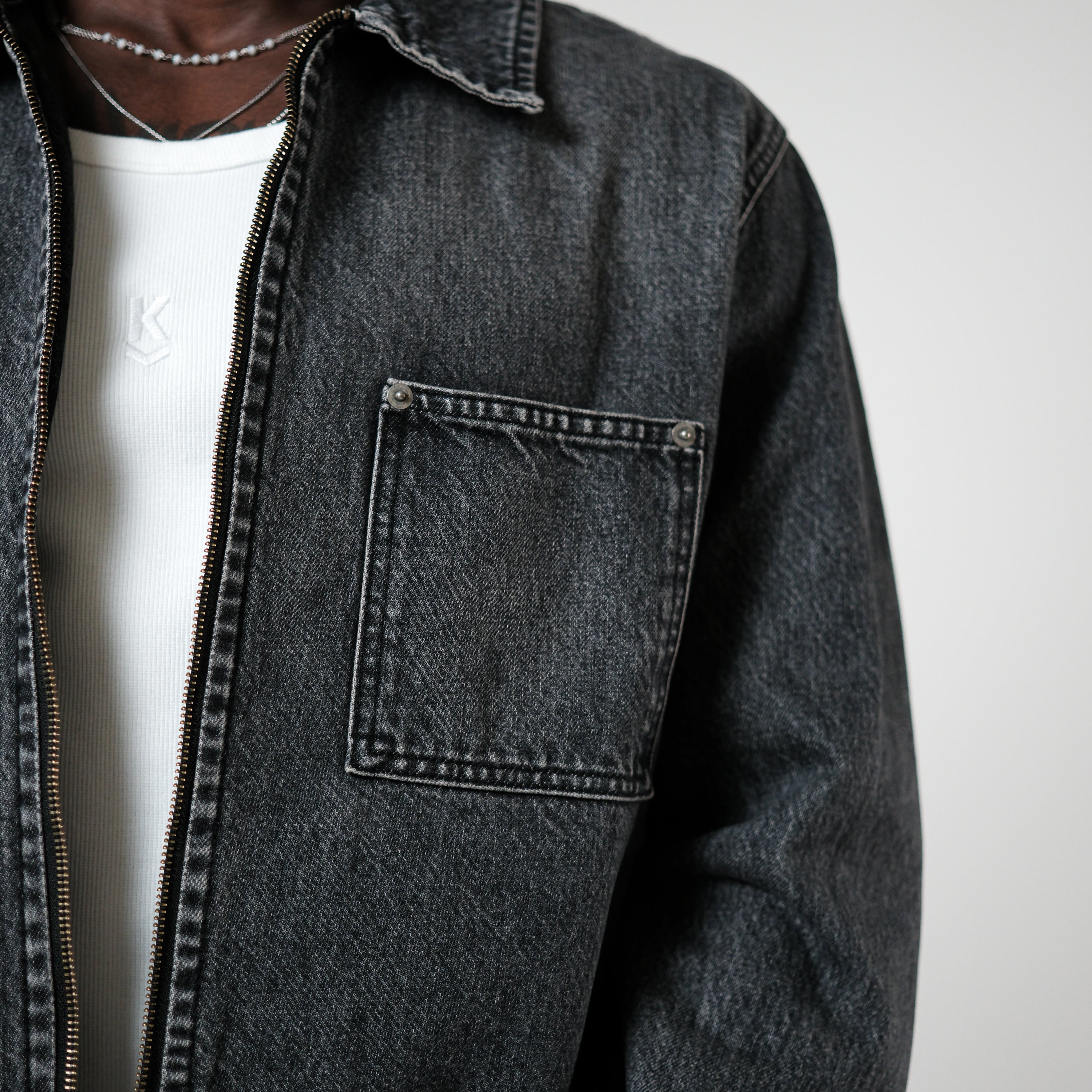 ZIP - UP FADED DENIM JACKET