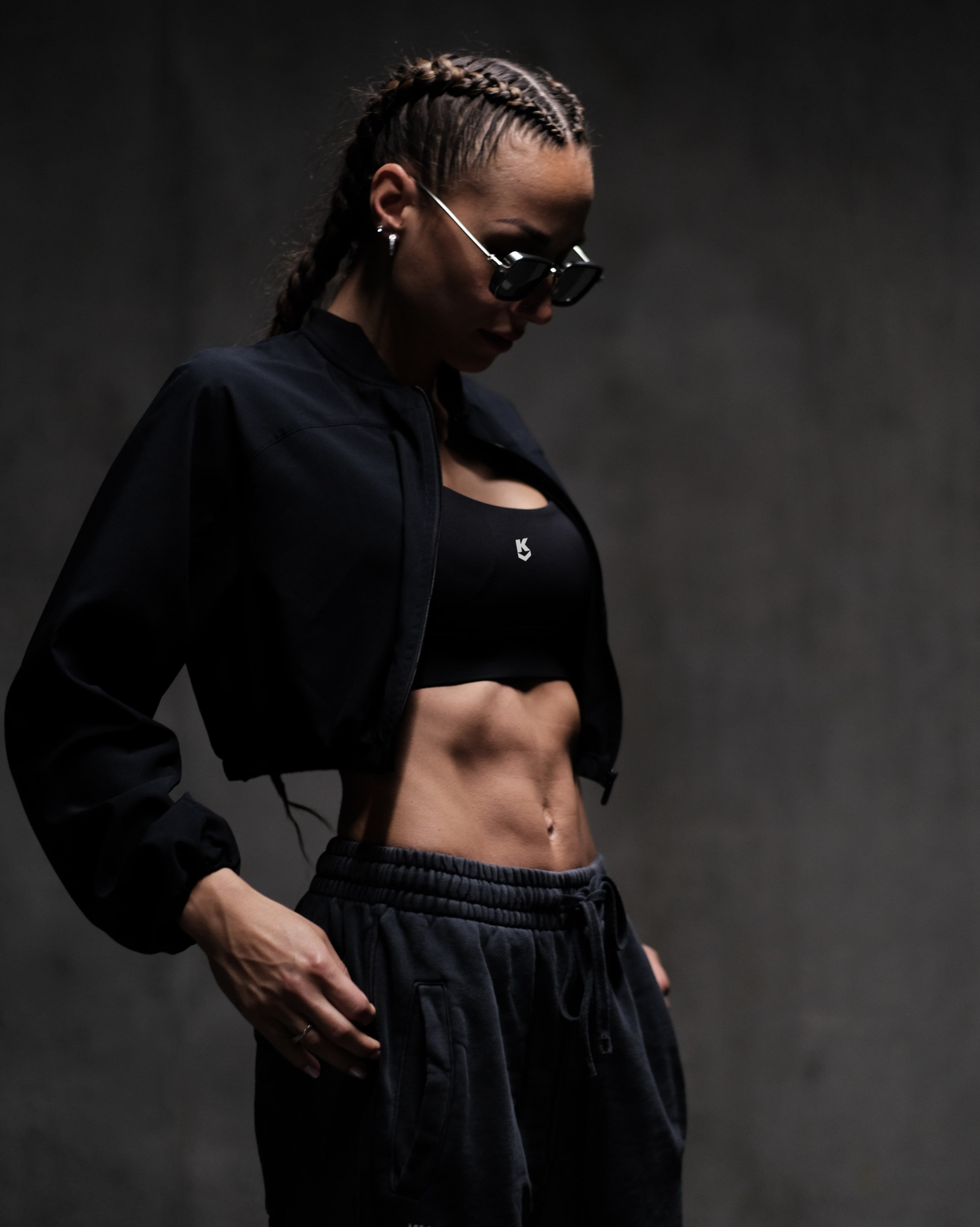 PRE - ORDER: SPORTY ZIP - UP CROP JACKET