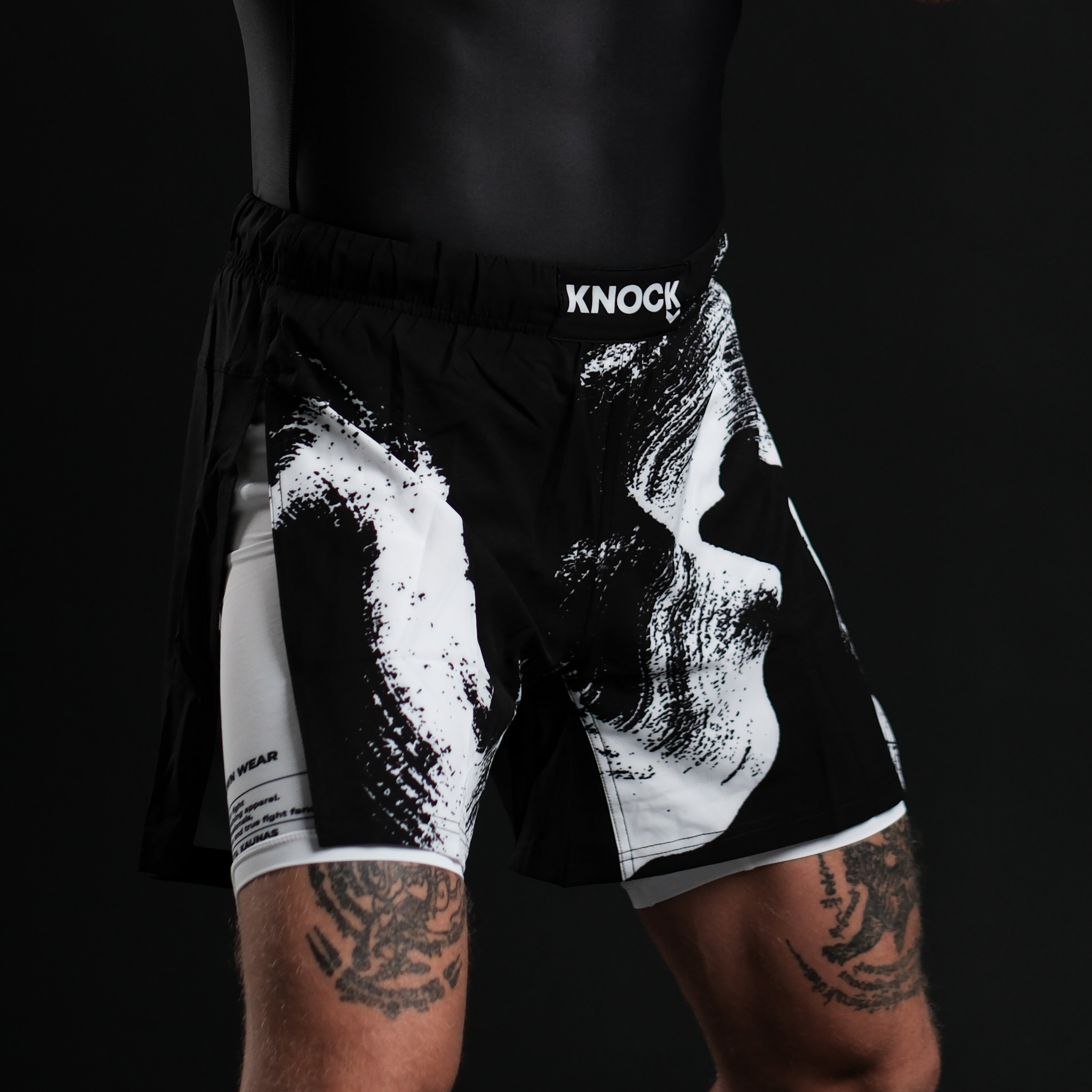 V. T. RASHGUARD WHITE