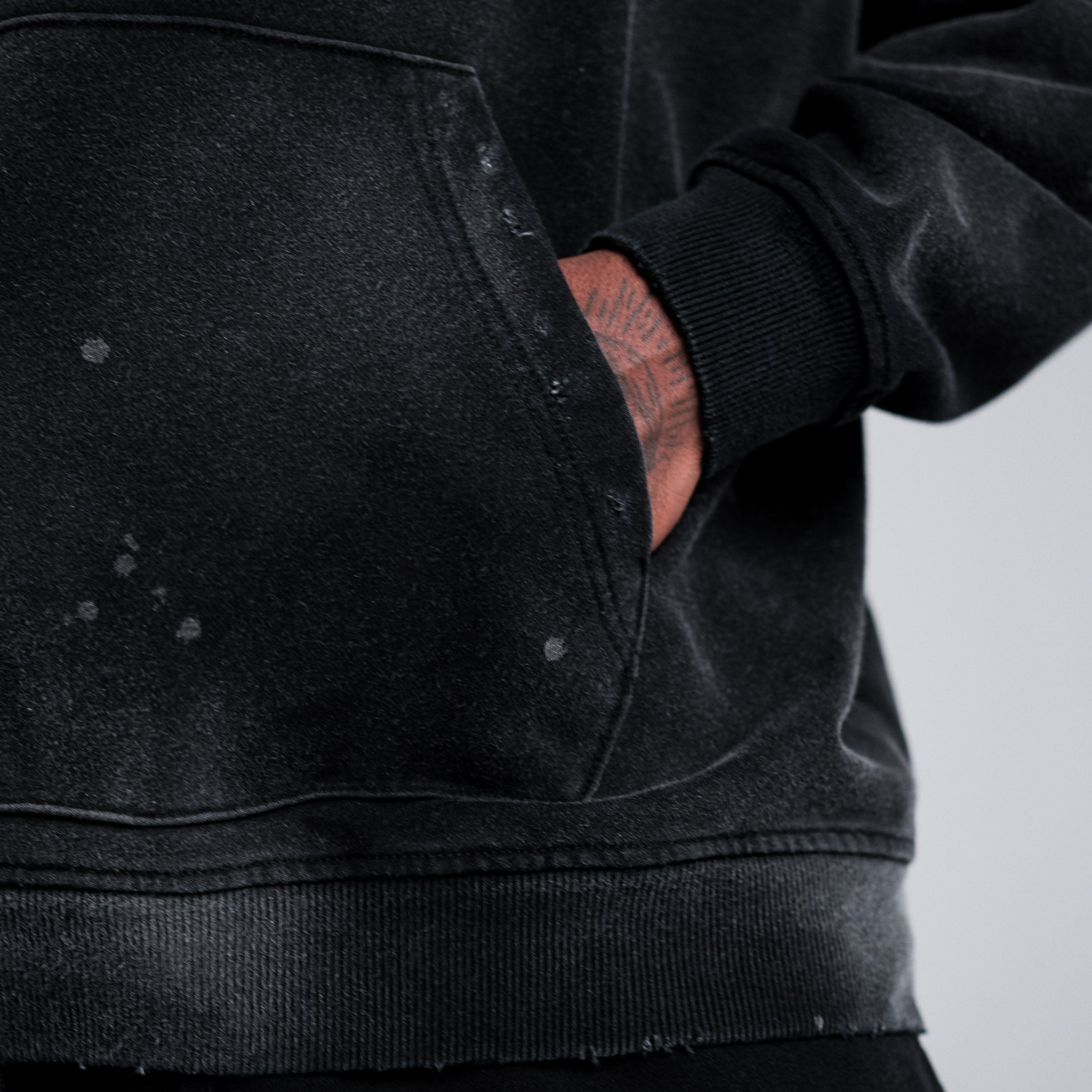 DISTORTED HOODIE