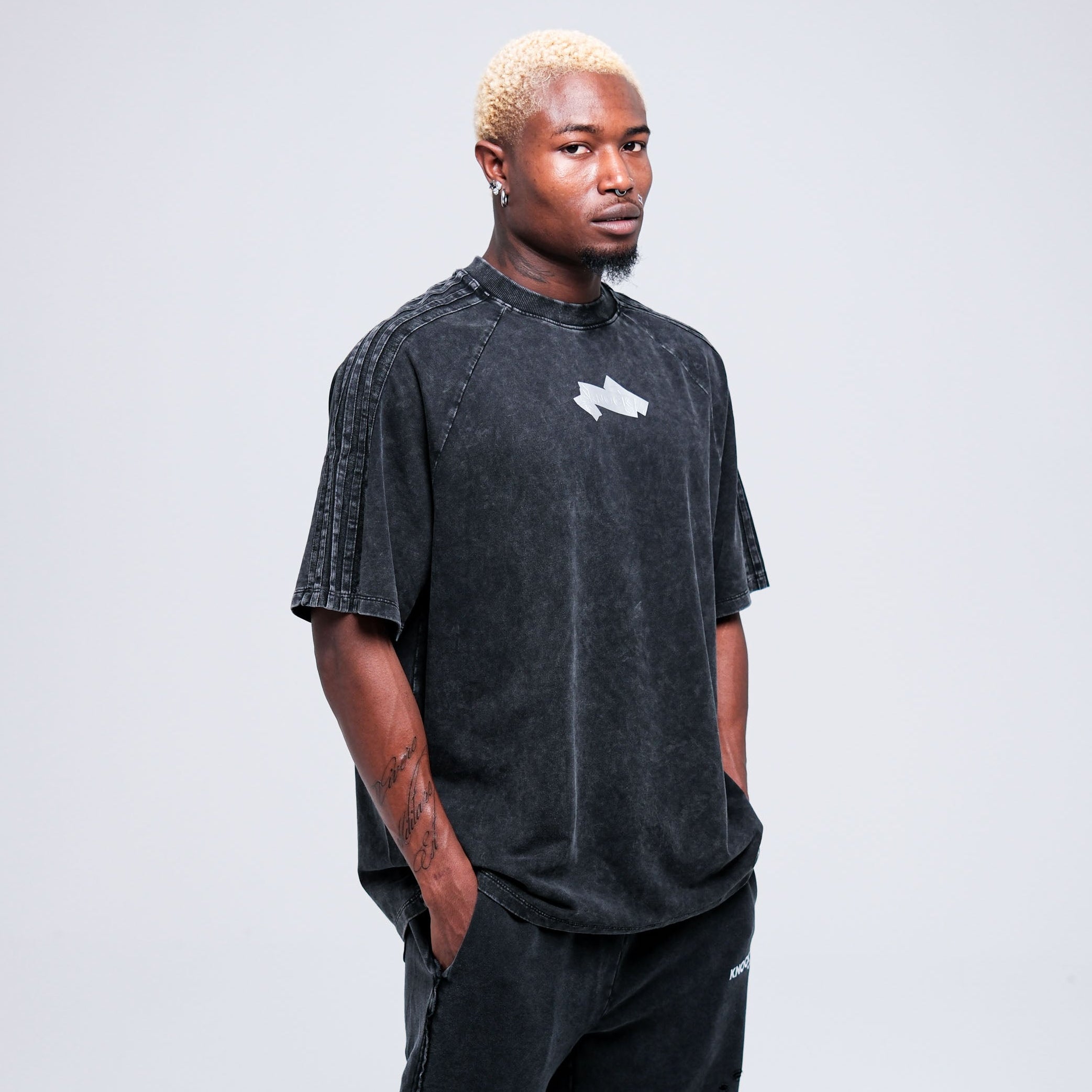 BLUEPRINT VINTAGE BLACK TEE