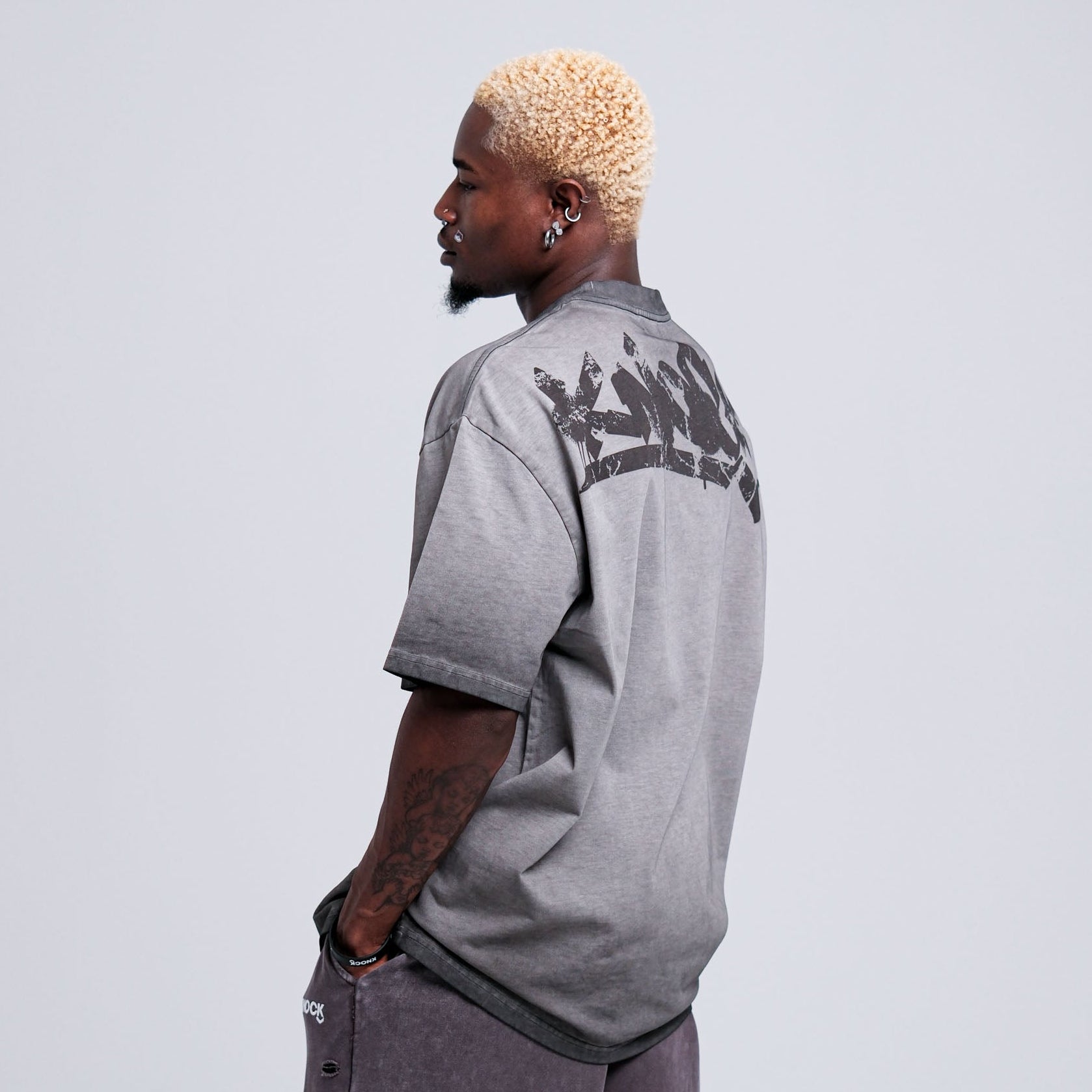 BRUSH BRICKBOUND GREY TEE