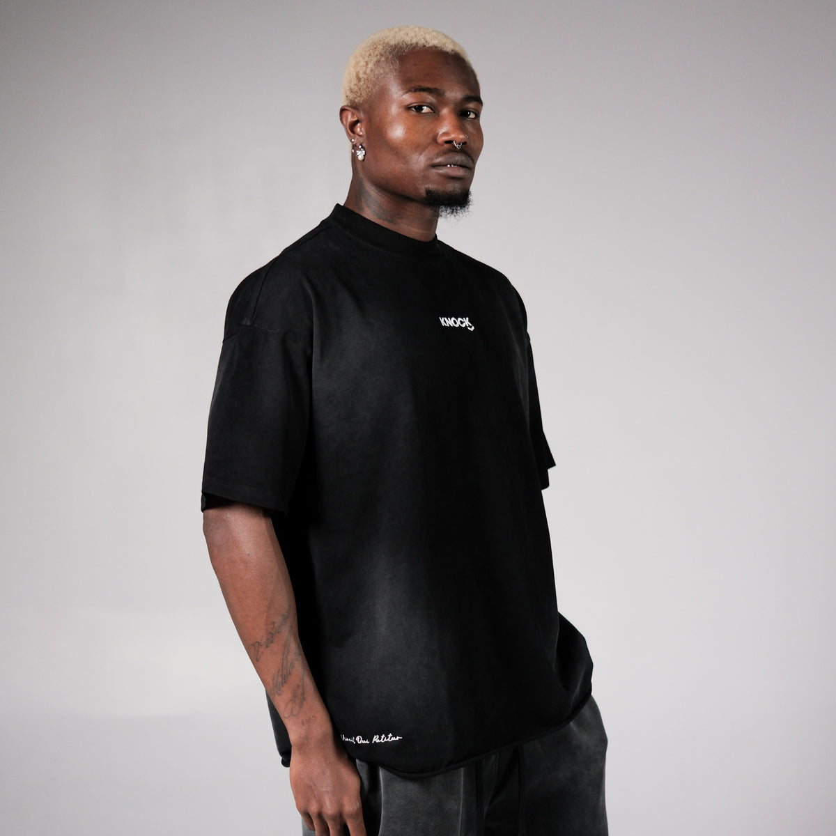 VINCIT QUI PATITUR TEE LOOSE BOTTOM