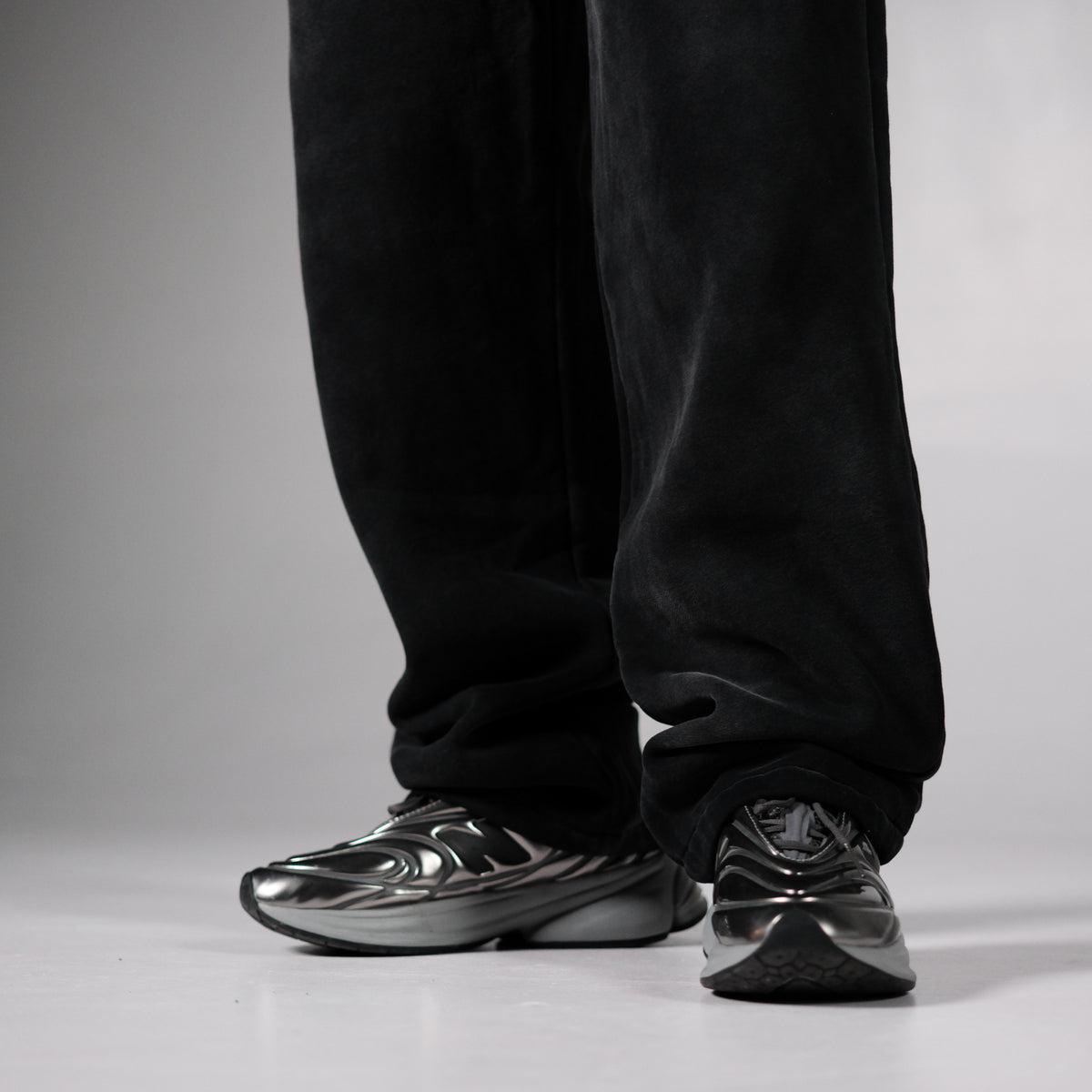 FADE FLEECE STRAIGHT CUT JOGGERS | VINTAGE BLACK