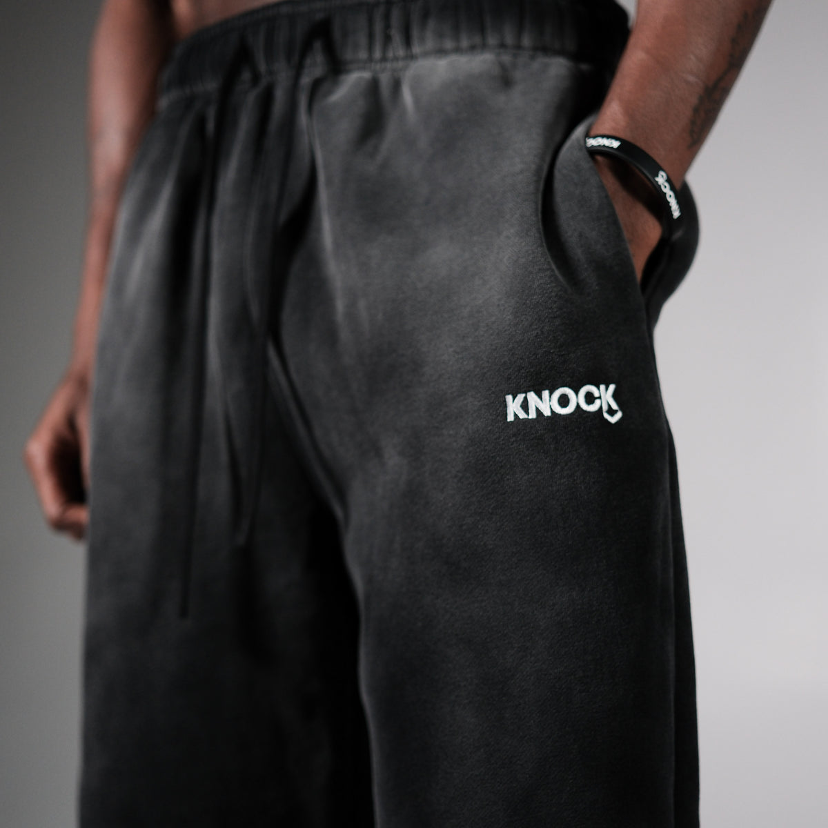 FADE FLEECE STRAIGHT CUT JOGGERS | VINTAGE BLACK