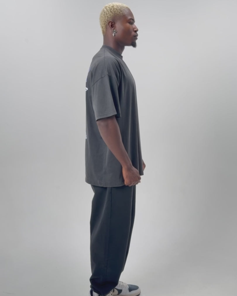 Load video: Pre-Order Draugystė X Knock TEE