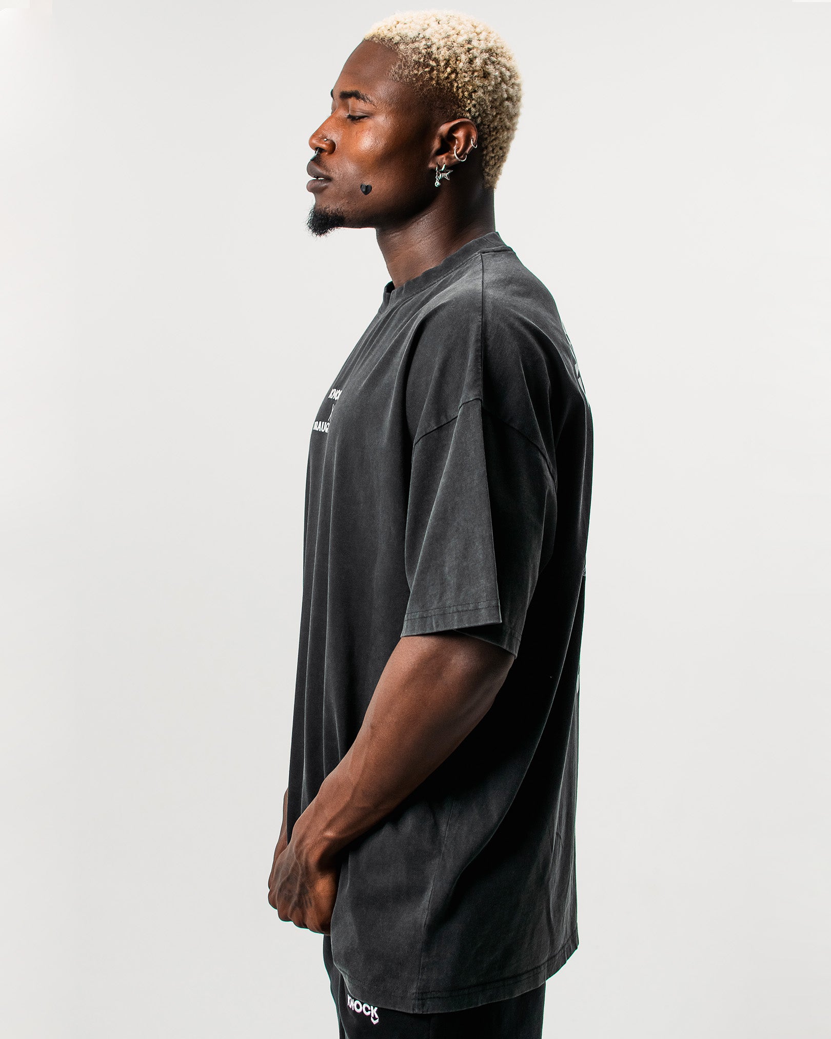 Pre-Order Draugystė X Knock TEE