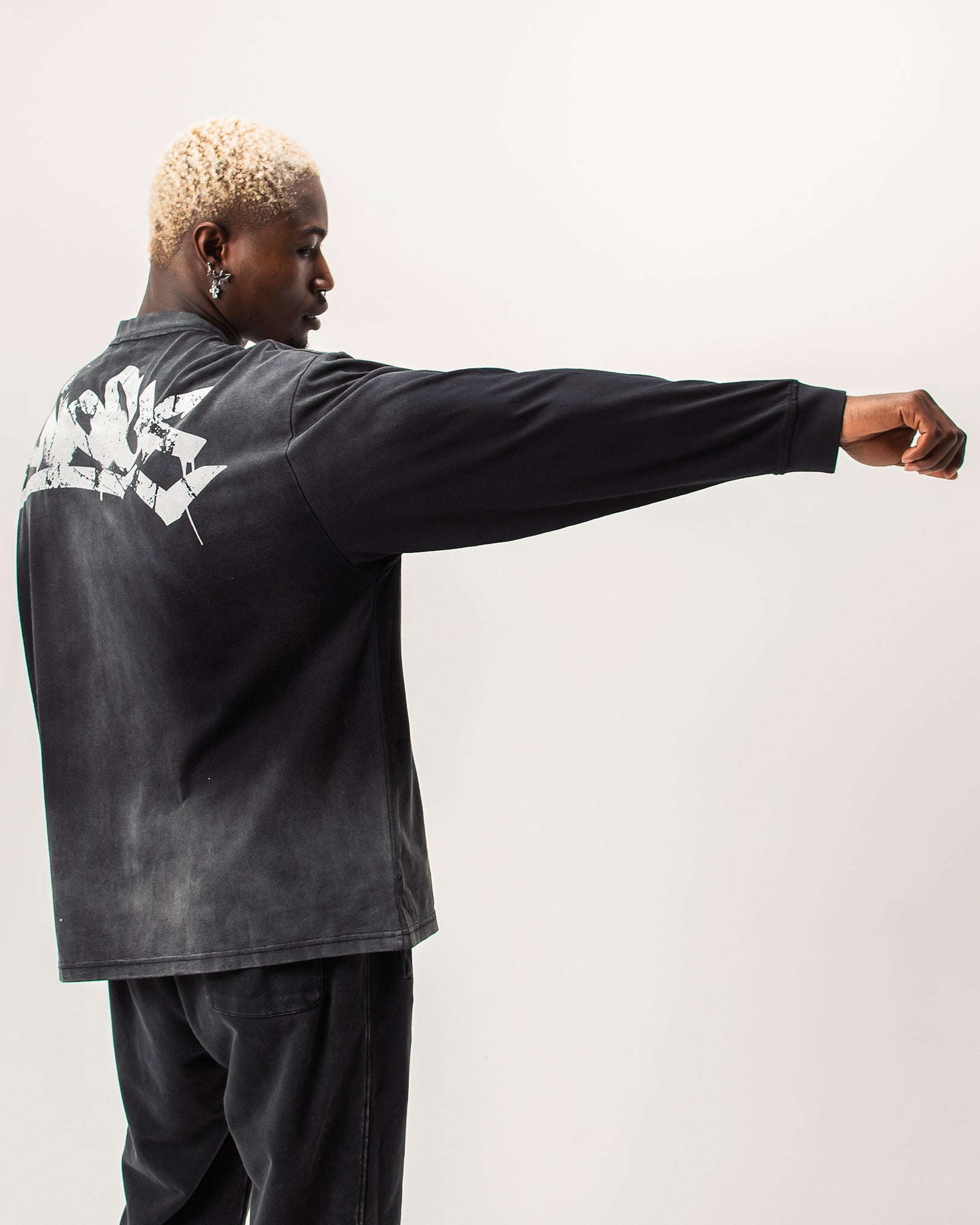LONG-SLEEVE VINTAGE  BRICKBOUND TOP