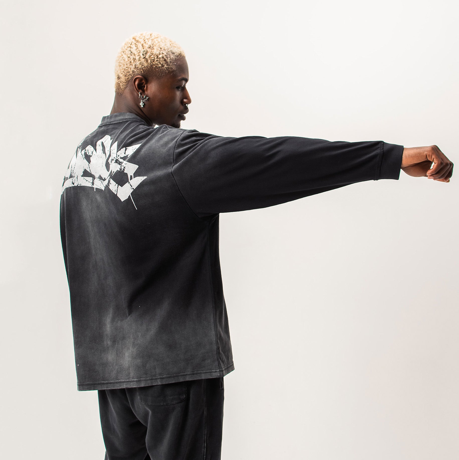 LONG-SLEEVE VINTAGE  BRICKBOUND TOP